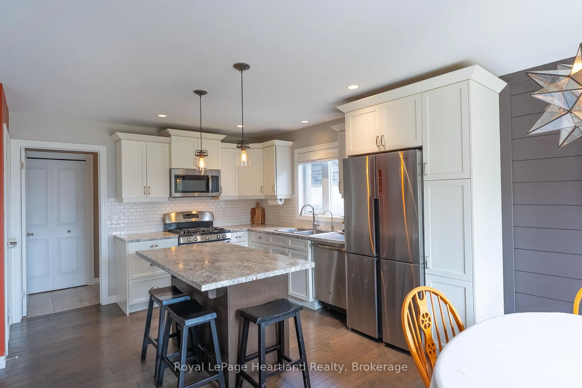 Photo 9 of 231 Campanale Way, Lucan Biddulph, Lucan — HOMEH