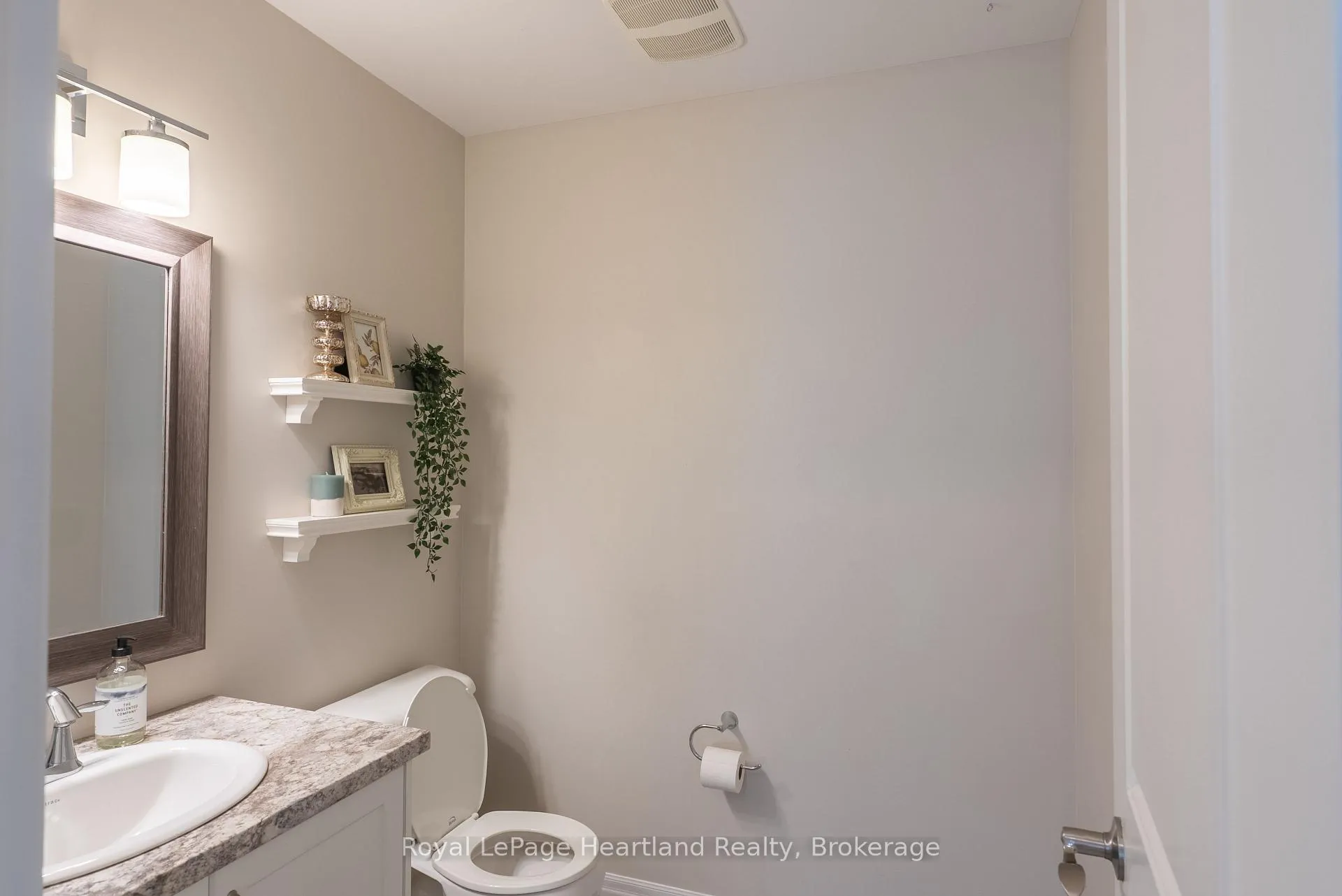 Photo 15 of 231 Campanale Way, Lucan Biddulph, Lucan — HOMEH