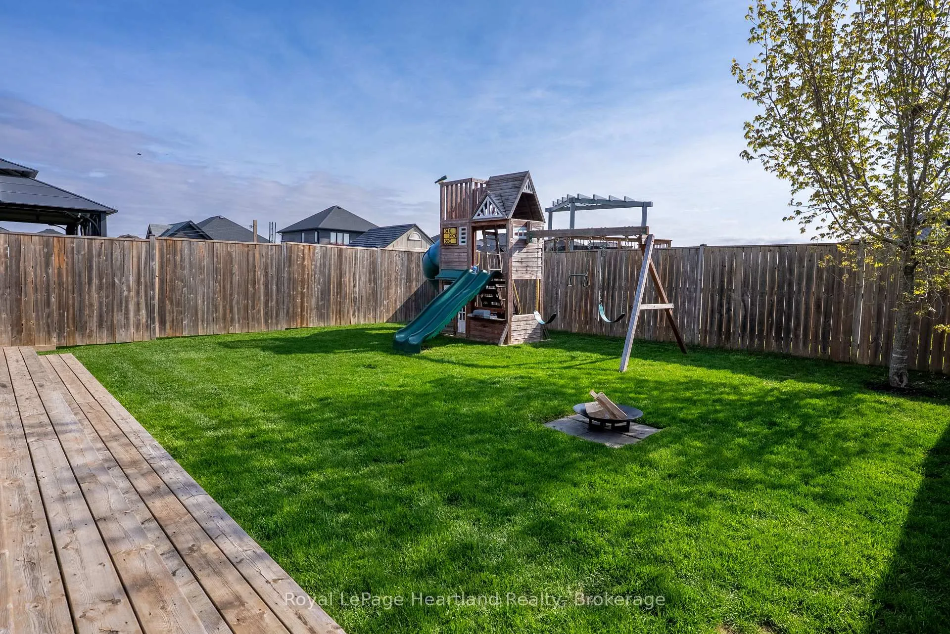 Photo 39 of 231 Campanale Way, Lucan Biddulph, Lucan — HOMEH