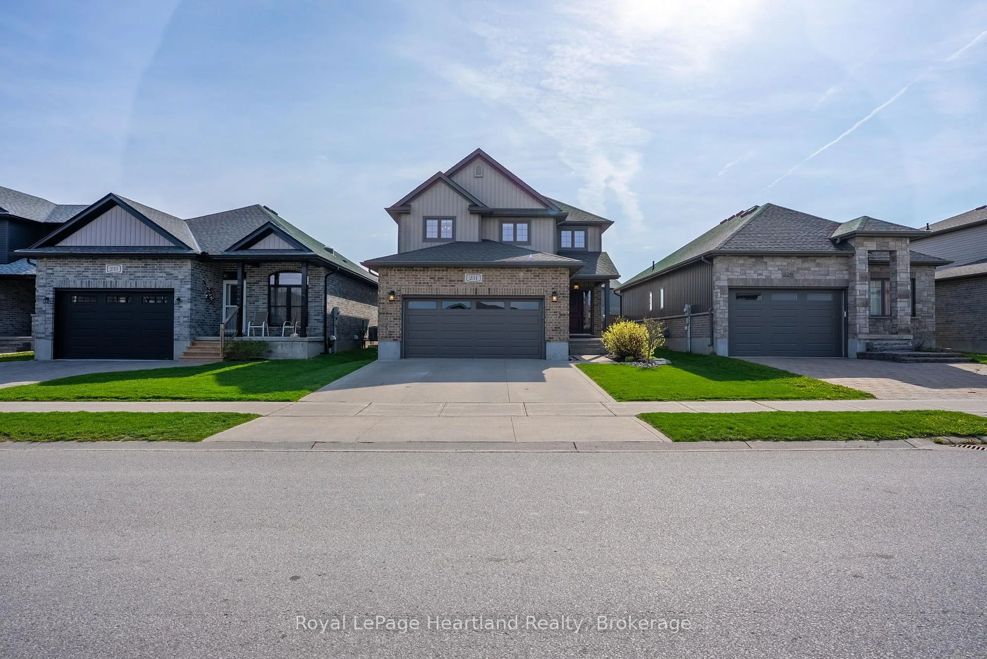 Photo 45 of 231 Campanale Way, Lucan Biddulph, Lucan — HOMEH