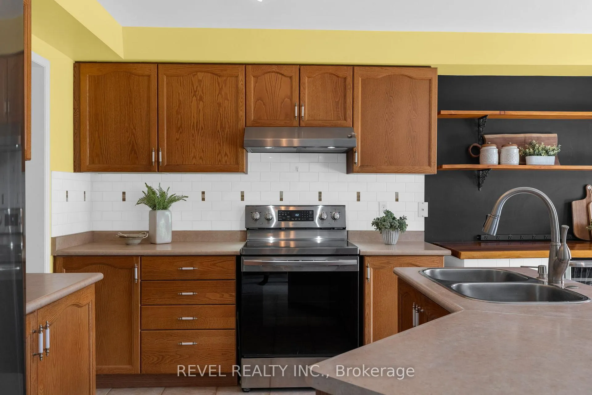 Photo 8 of 1207 Andrade Lane, Innisfil, Alcona — HOMEH