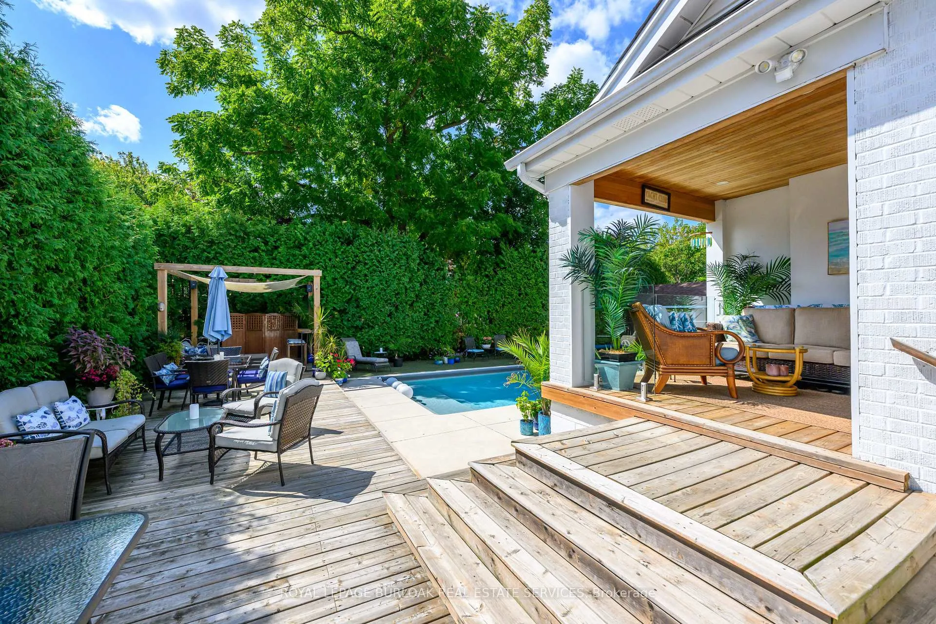 Photo 4 of 912 Boothman Avenue, Burlington, Bayview — HOMEH