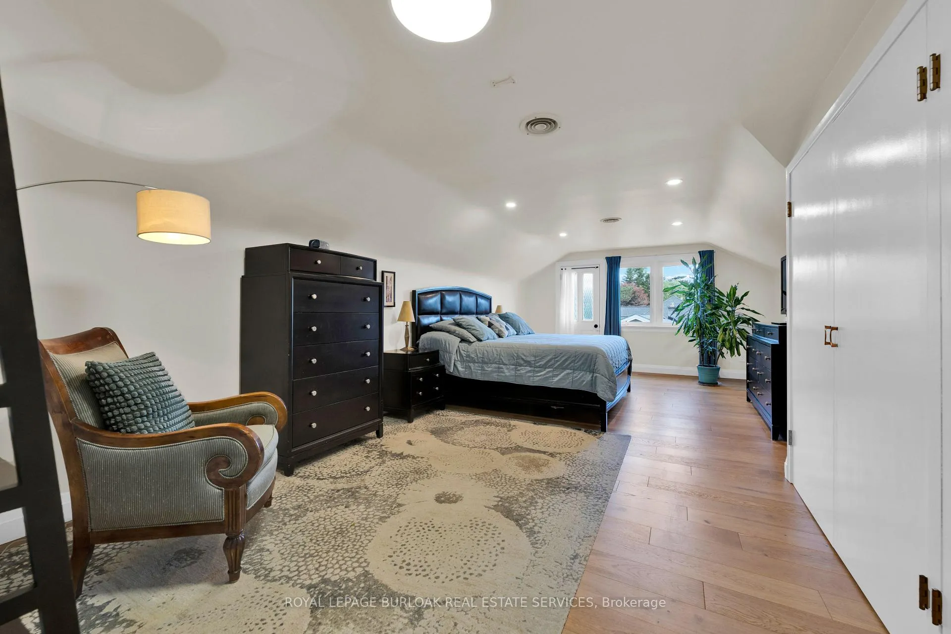 Photo 33 of 912 Boothman Avenue, Burlington, Bayview — HOMEH