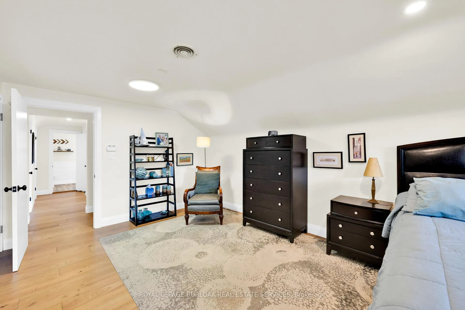 Photo 35 of 912 Boothman Avenue, Burlington, Bayview — HOMEH