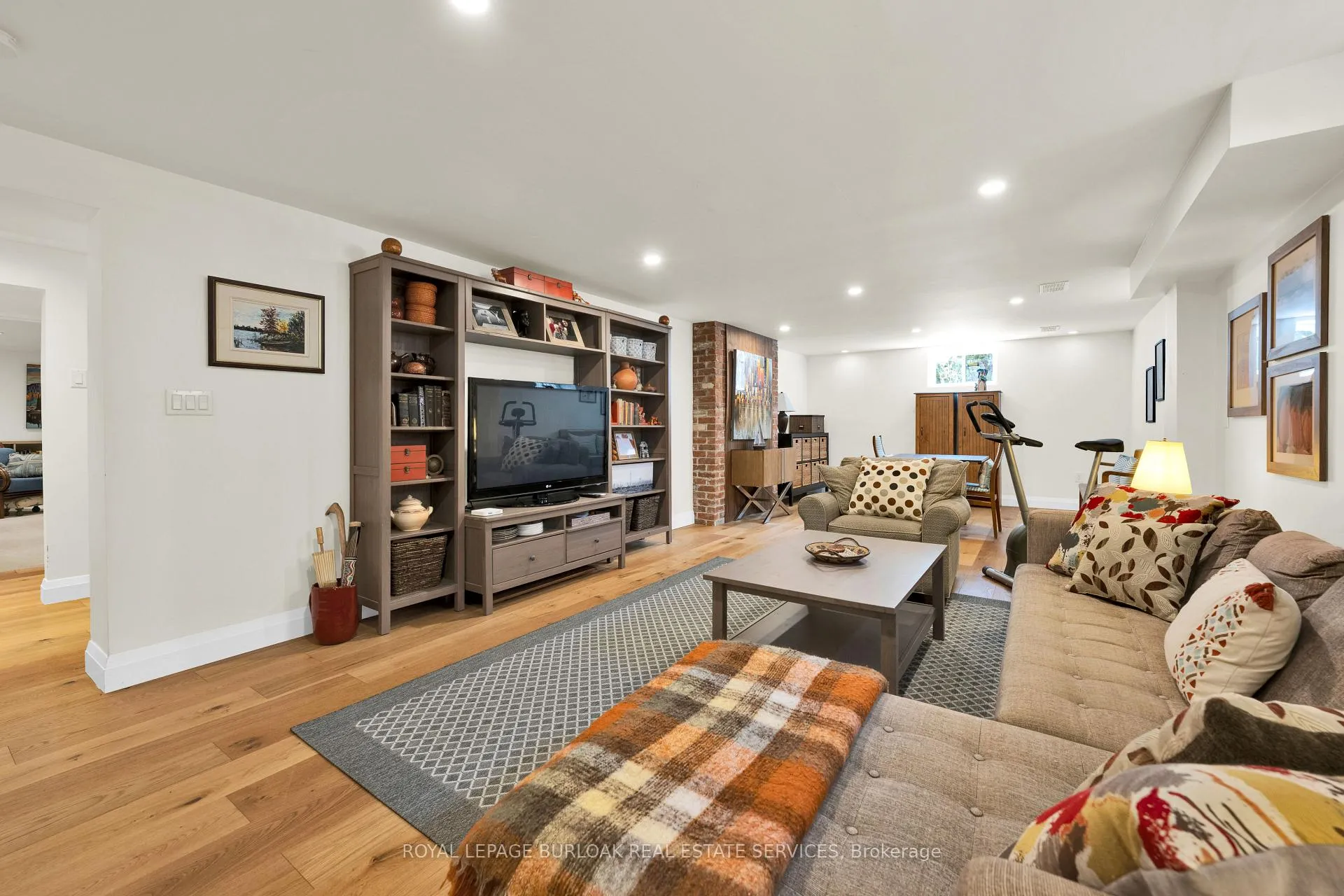 Photo 42 of 912 Boothman Avenue, Burlington, Bayview — HOMEH