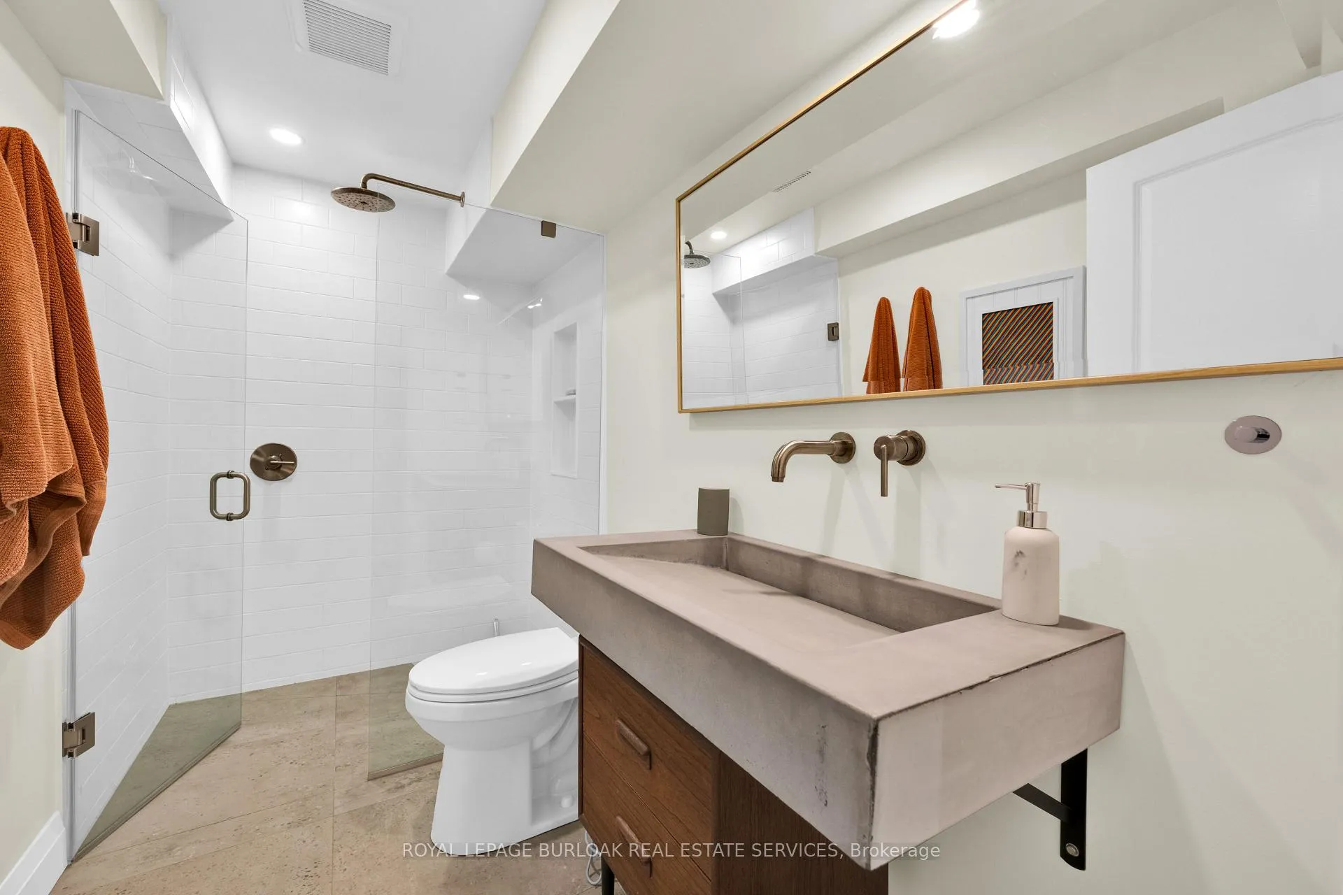 Photo 45 of 912 Boothman Avenue, Burlington, Bayview — HOMEH