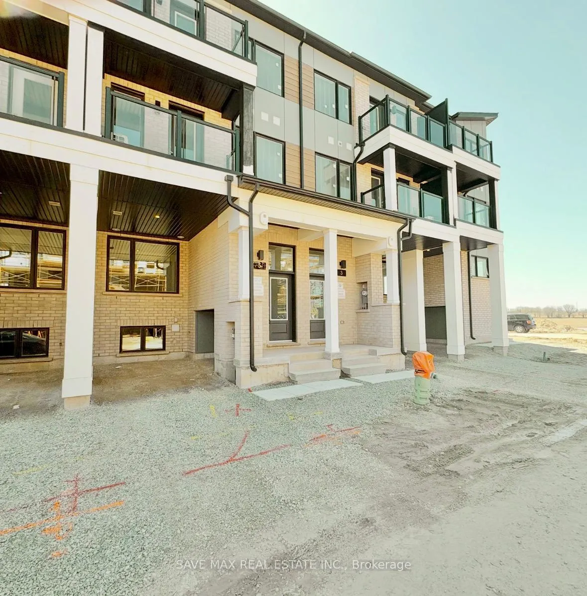 Photo 2 of 5 Thornbird Crescent, Brampton, Northwest Brampton — HOMEH
