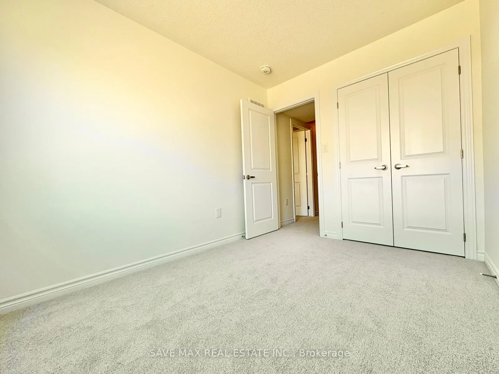 Photo 12 of 5 Thornbird Crescent, Brampton, Northwest Brampton — HOMEH