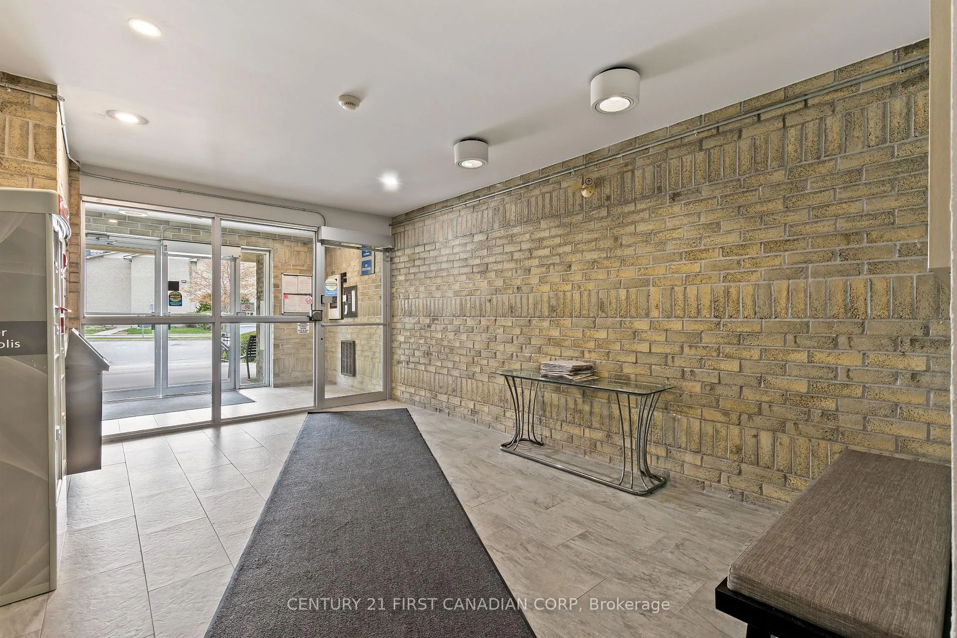 Photo 4 of Unit 109, 729 Deveron Crescent, London, South T — HOMEH