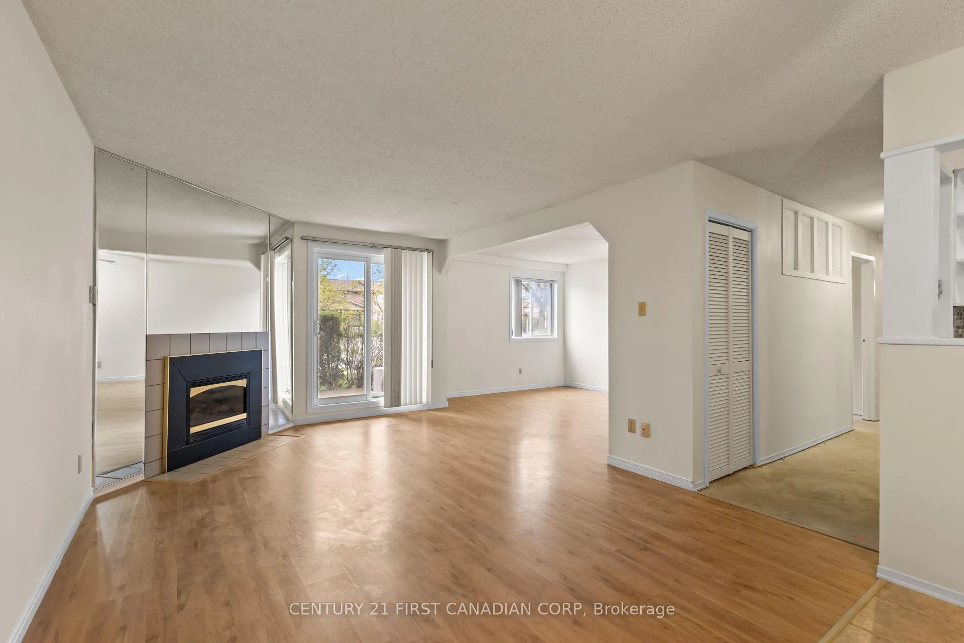 Photo 11 of Unit 109, 729 Deveron Crescent, London, South T — HOMEH