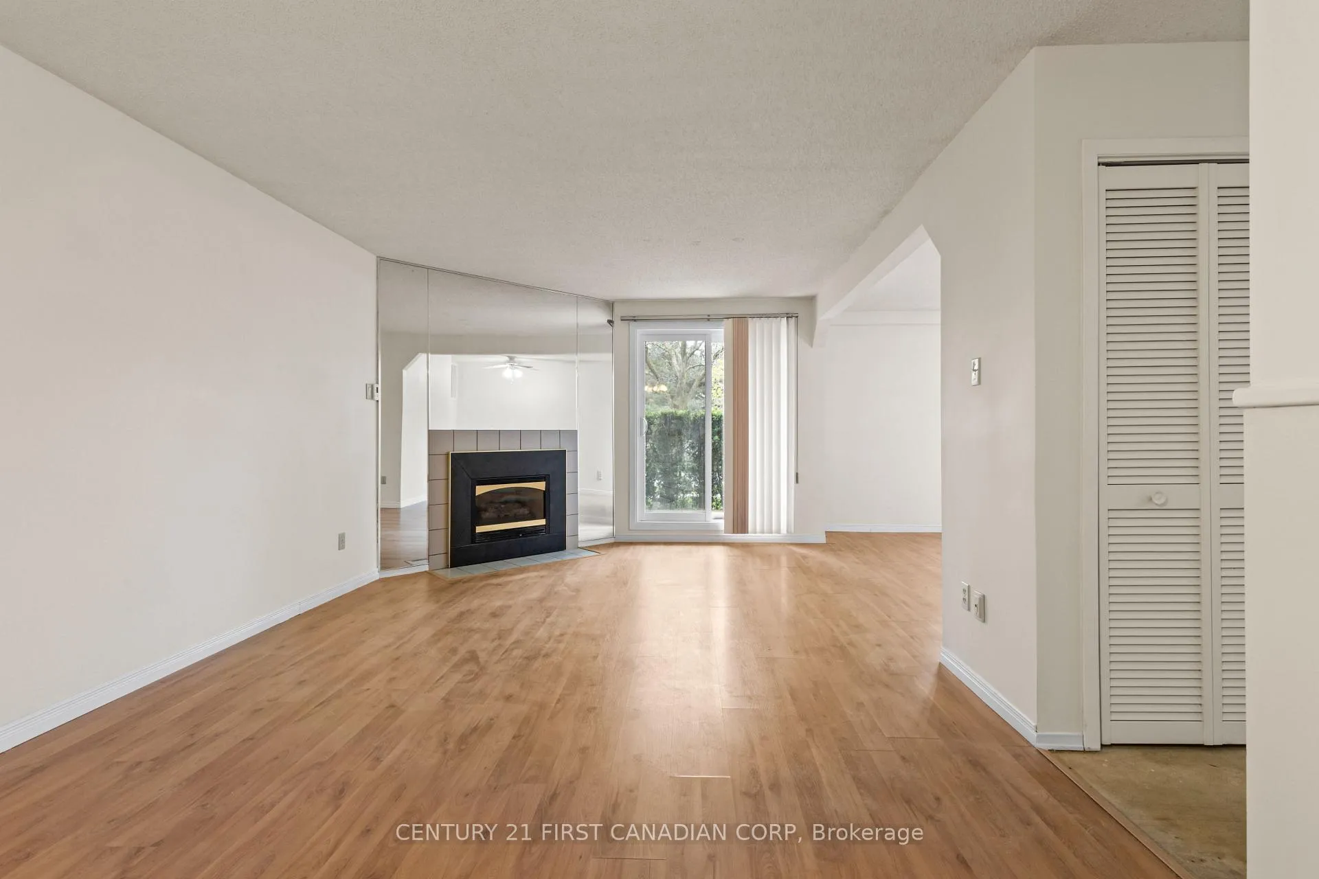 Photo 13 of Unit 109, 729 Deveron Crescent, London, South T — HOMEH