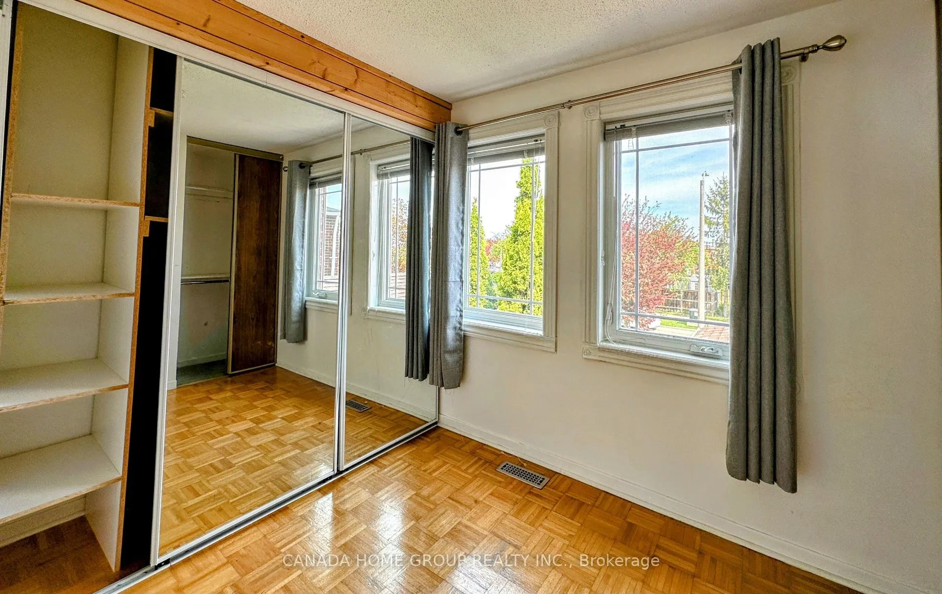 Photo 22 of 303 Riel Drive, Mississauga, Fairview — HOMEH