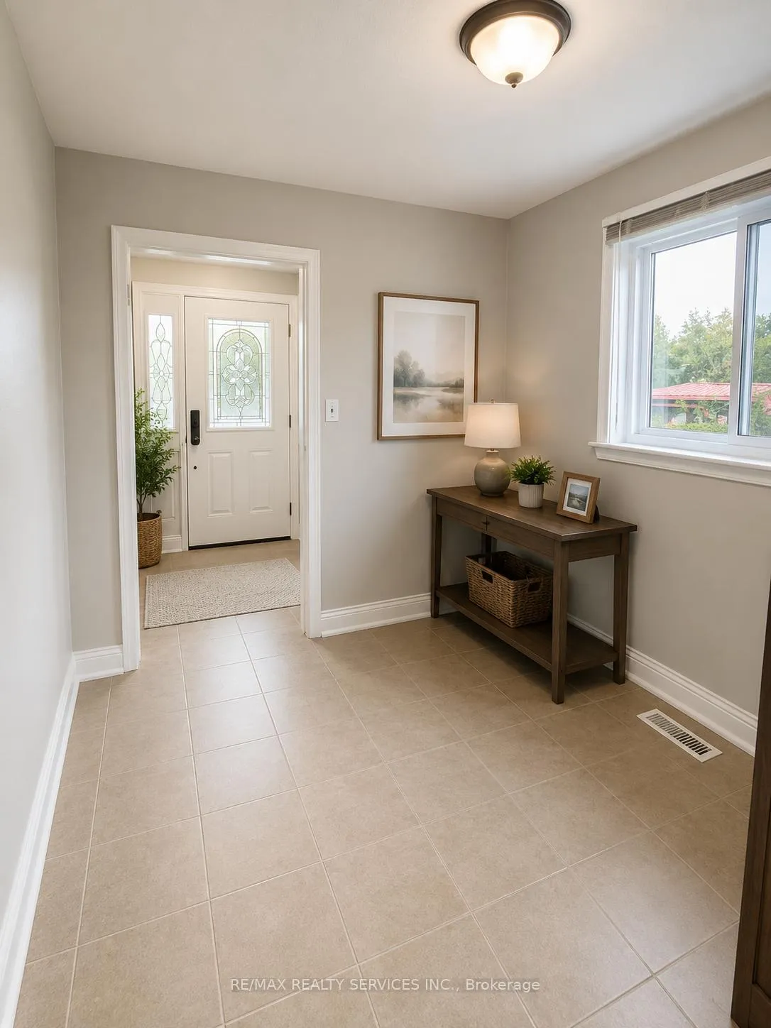 Photo 2 of 7731 Redstone Road, Mississauga, Malton — HOMEH