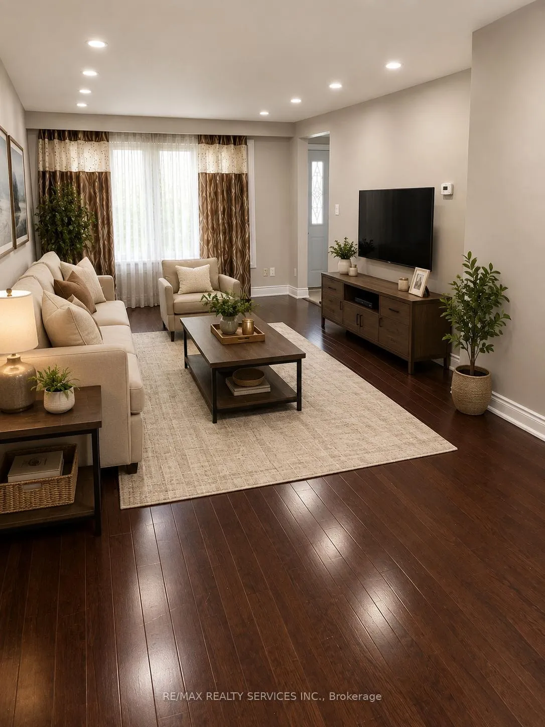 Photo 3 of 7731 Redstone Road, Mississauga, Malton — HOMEH