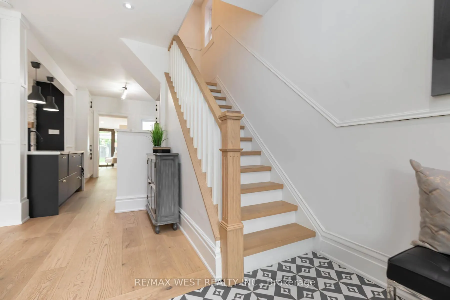 Photo 12 of 469 Clendenan Avenue, Toronto, Junction Area — HOMEH