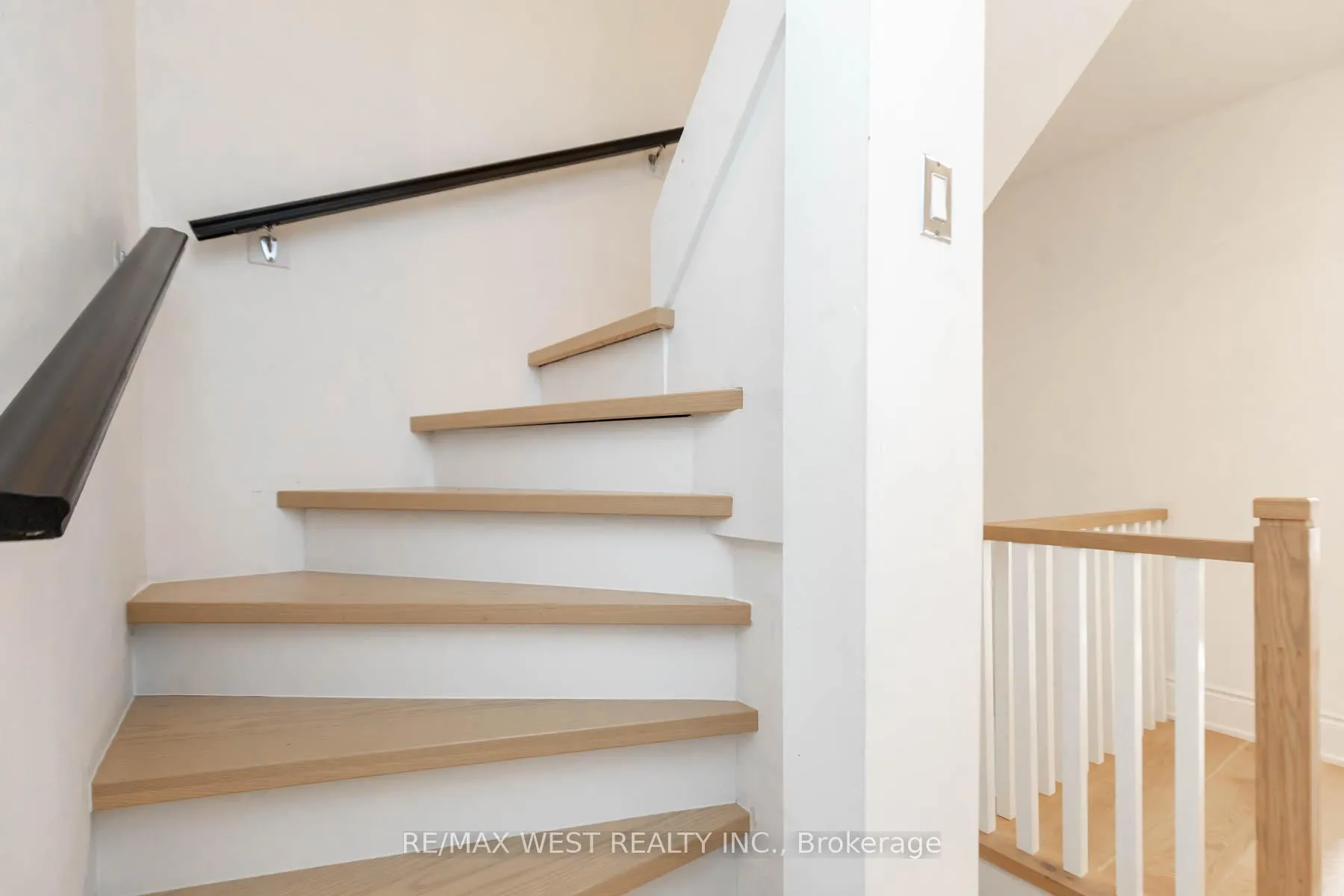 Photo 18 of 469 Clendenan Avenue, Toronto, Junction Area — HOMEH