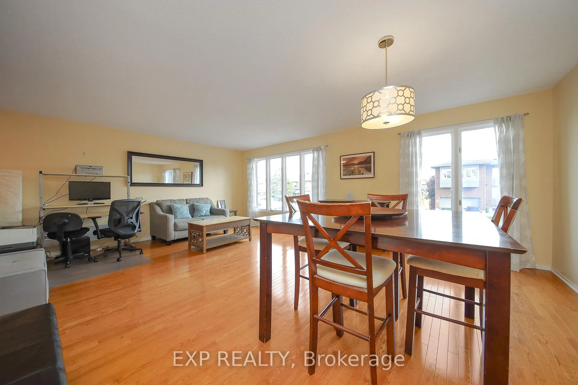 Photo 9 of 18 Winlock Crescent, Ottawa, Craig Henry/Woodvale — HOMEH