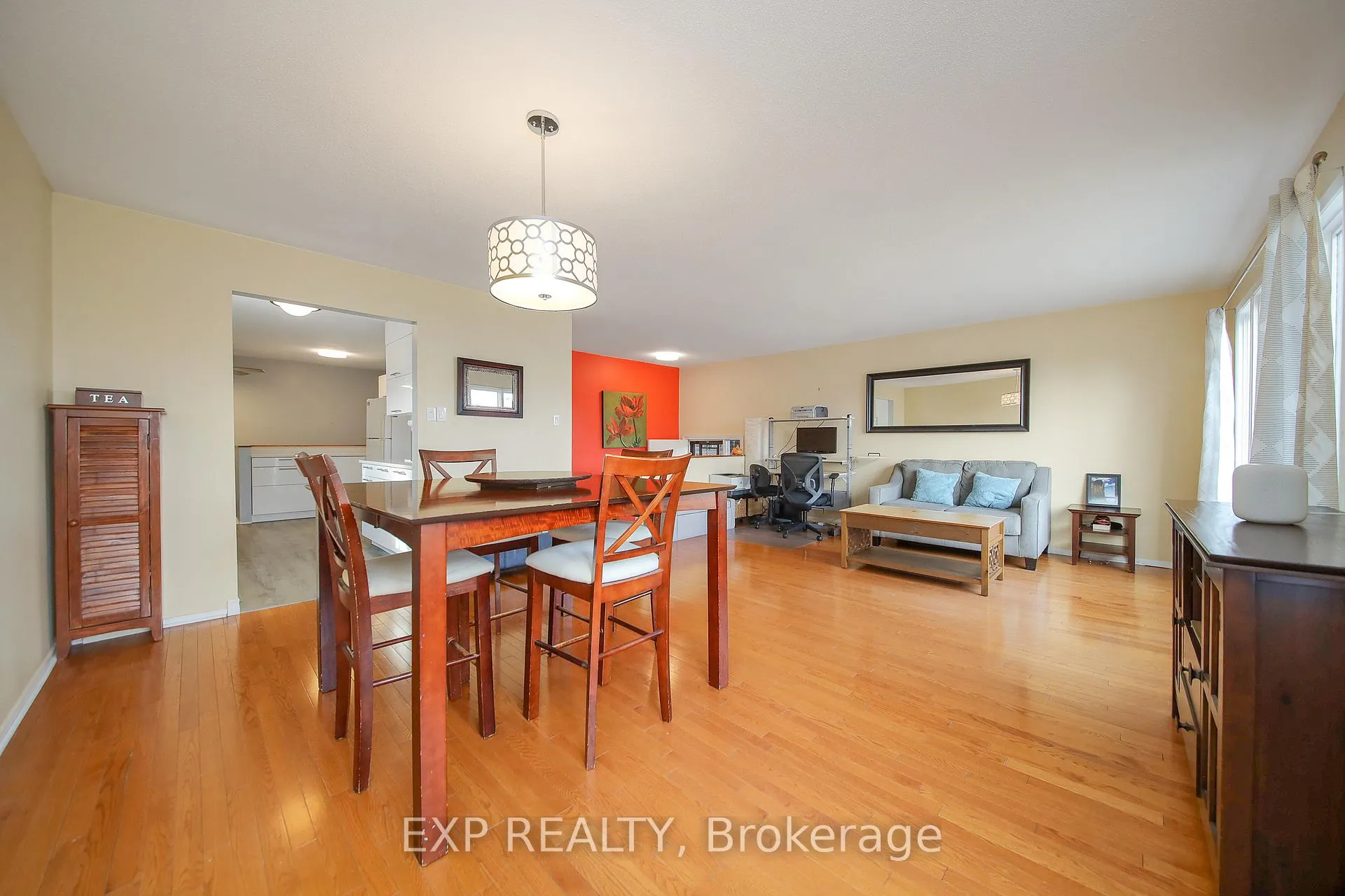 Photo 11 of 18 Winlock Crescent, Ottawa, Craig Henry/Woodvale — HOMEH