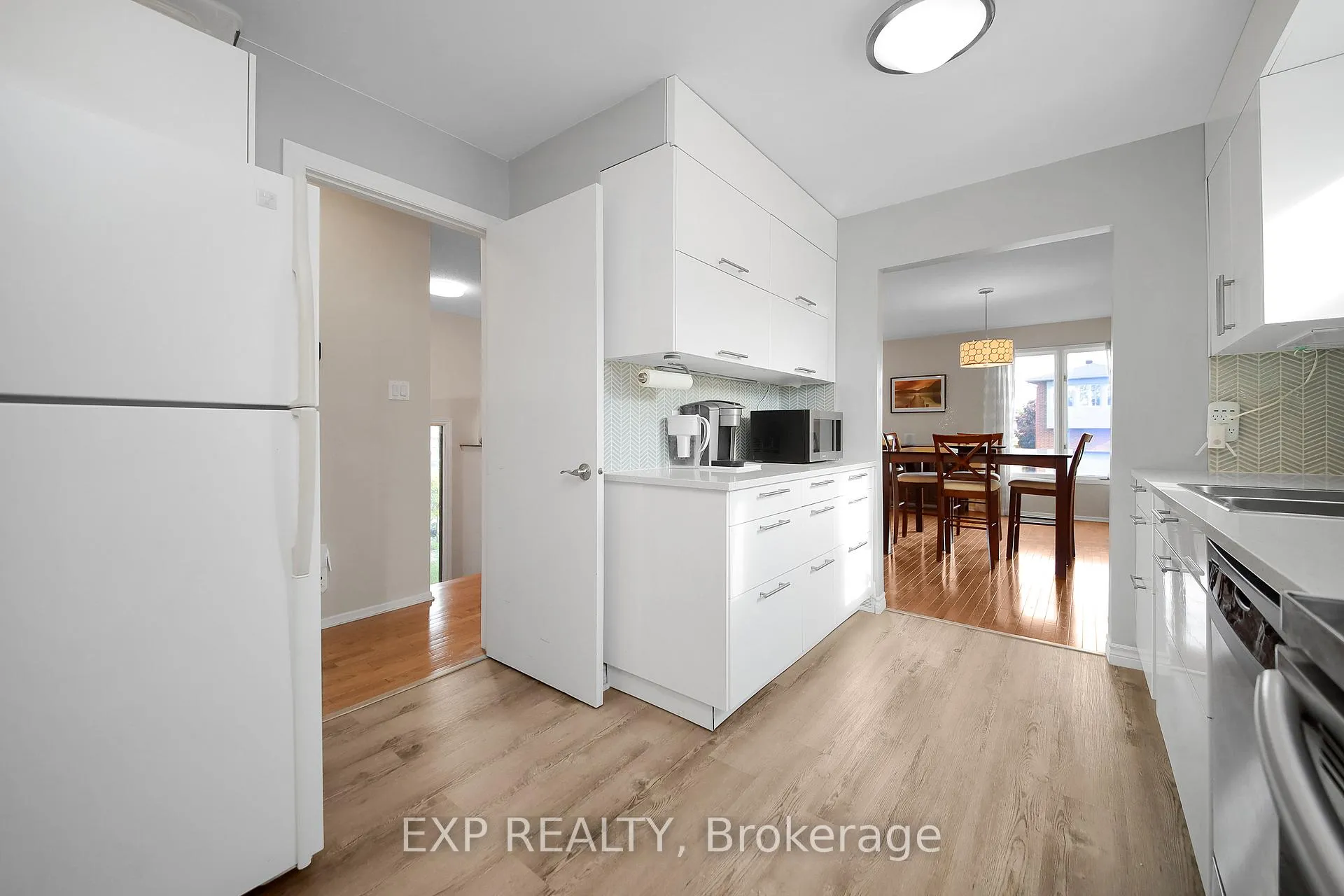 Photo 14 of 18 Winlock Crescent, Ottawa, Craig Henry/Woodvale — HOMEH