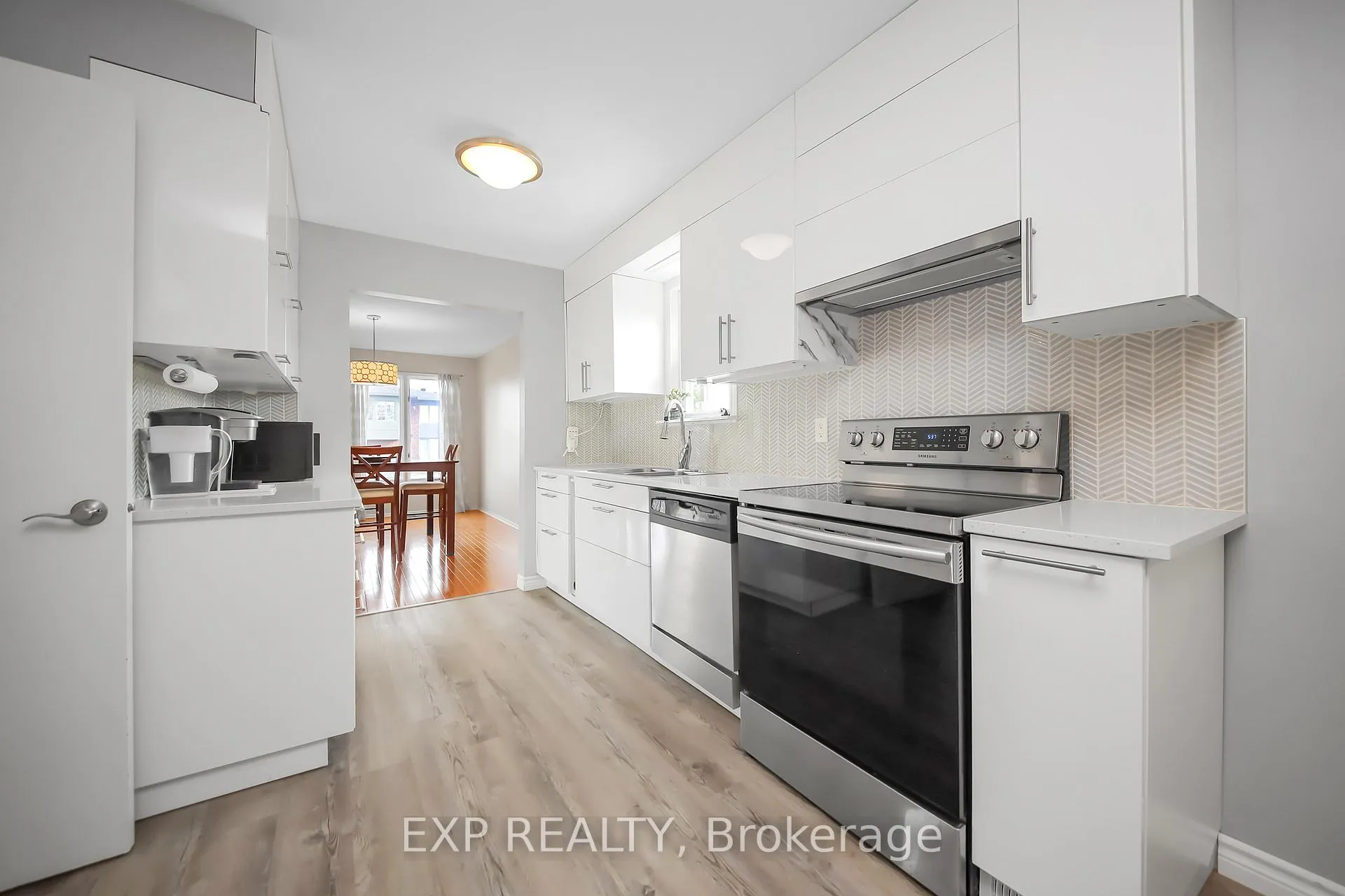 Photo 15 of 18 Winlock Crescent, Ottawa, Craig Henry/Woodvale — HOMEH