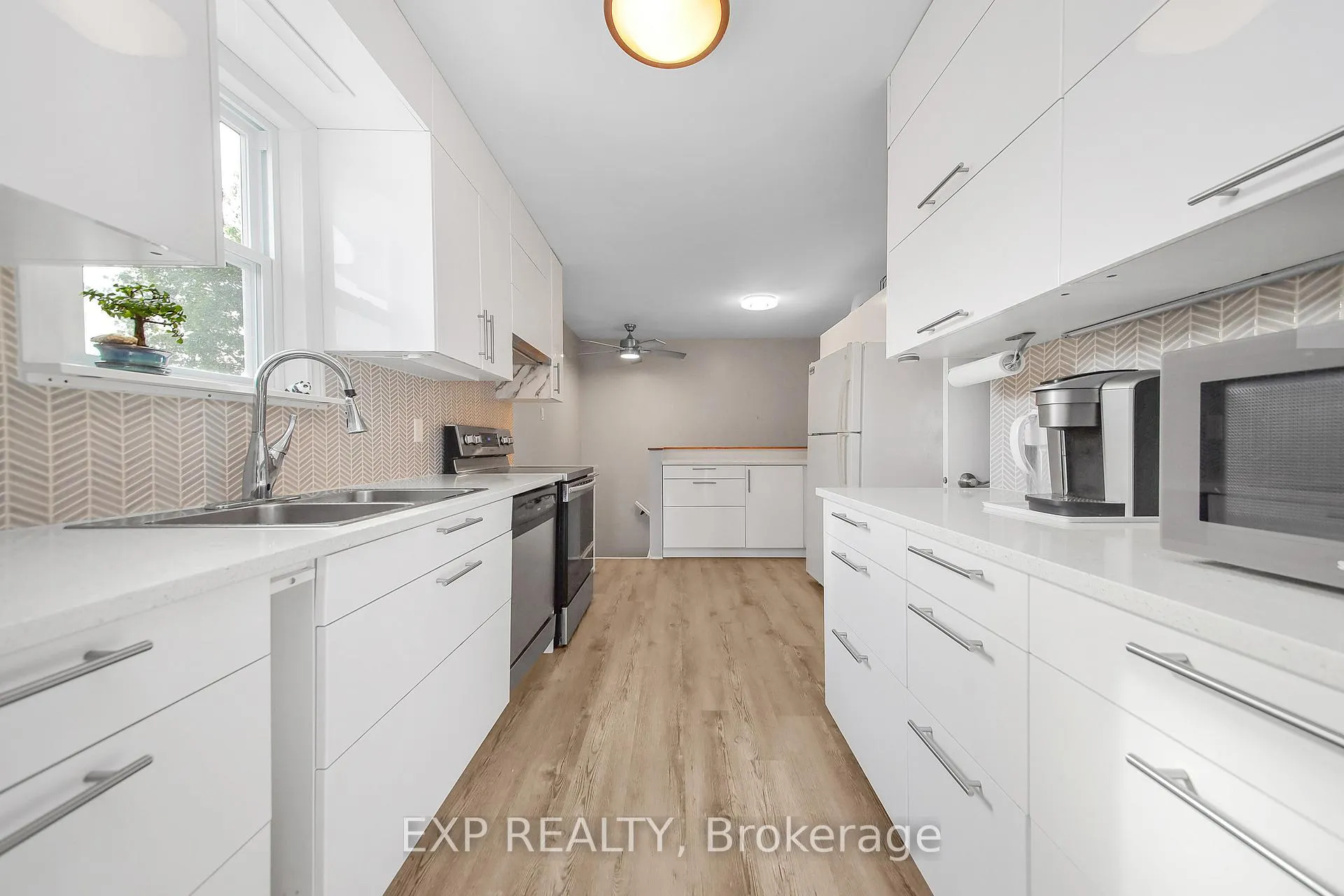 Photo 16 of 18 Winlock Crescent, Ottawa, Craig Henry/Woodvale — HOMEH