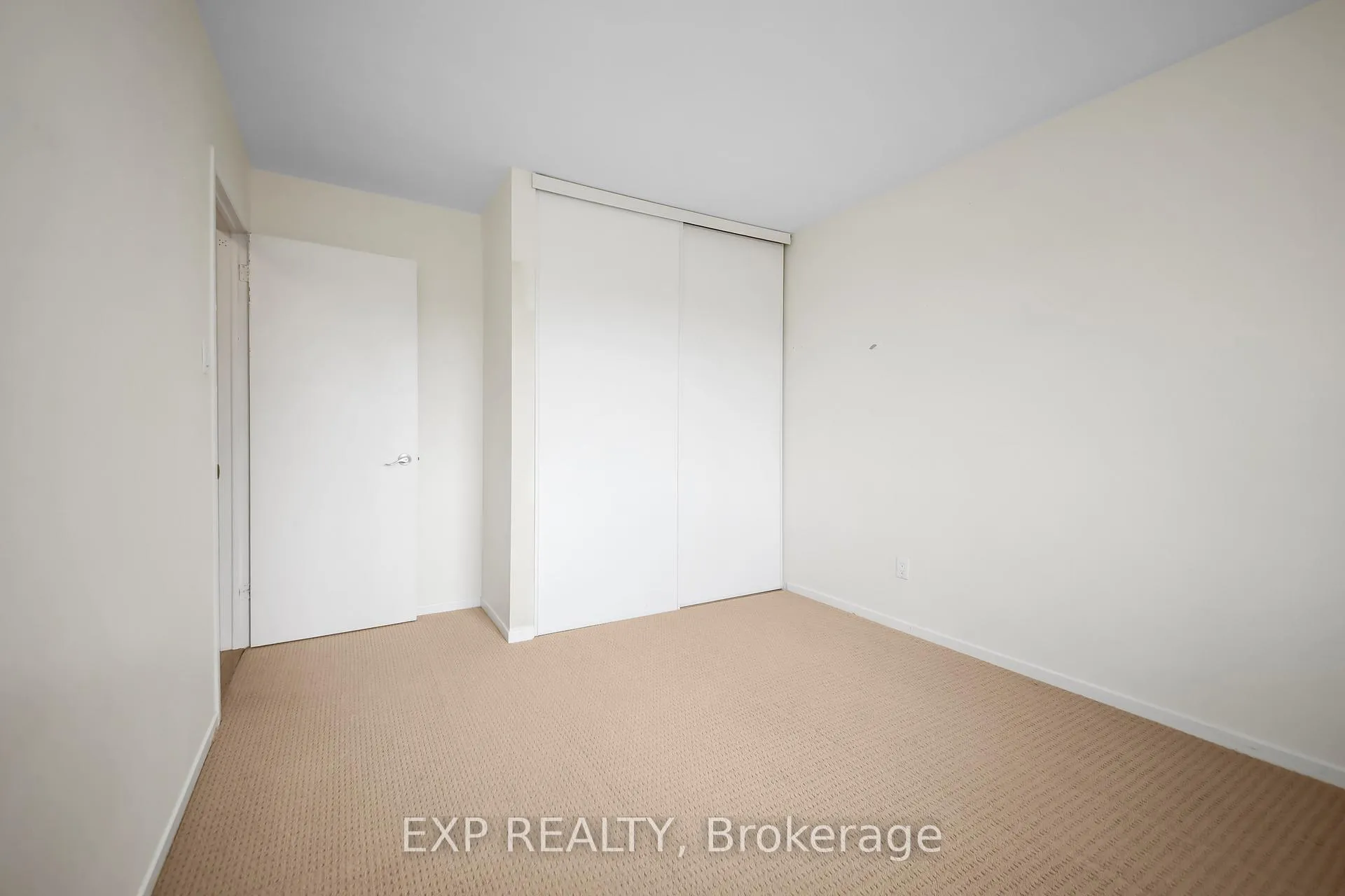 Photo 18 of 18 Winlock Crescent, Ottawa, Craig Henry/Woodvale — HOMEH