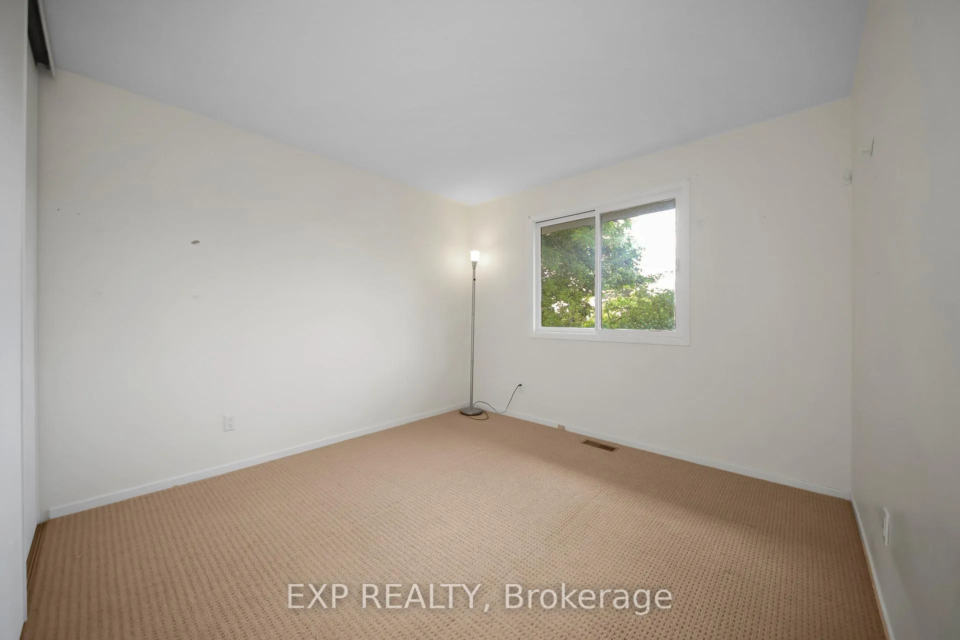 Photo 19 of 18 Winlock Crescent, Ottawa, Craig Henry/Woodvale — HOMEH