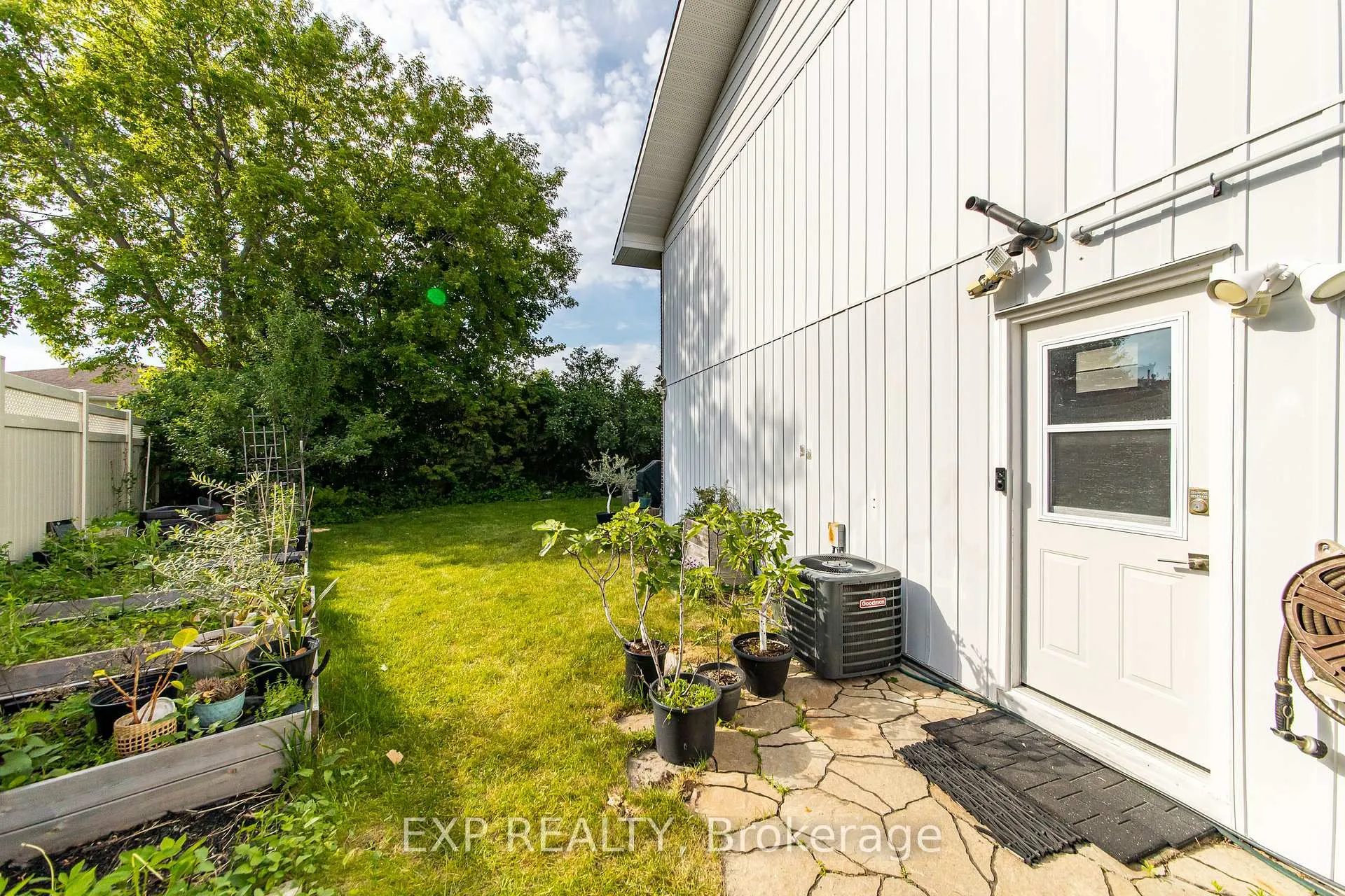 Photo 22 of 18 Winlock Crescent, Ottawa, Craig Henry/Woodvale — HOMEH