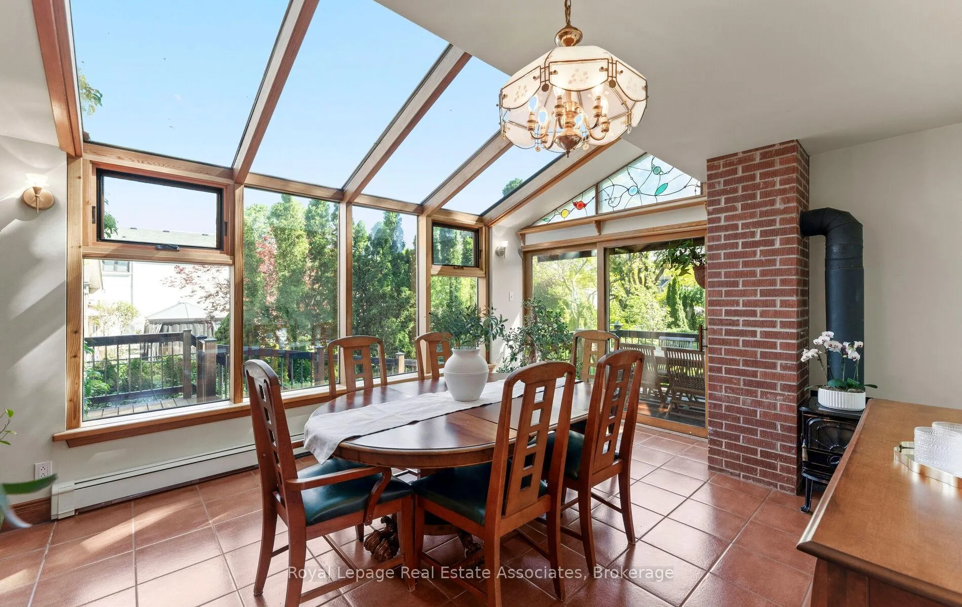 Photo 15 of 30 Theodore Drive, Mississauga, Streetsville — HOMEH