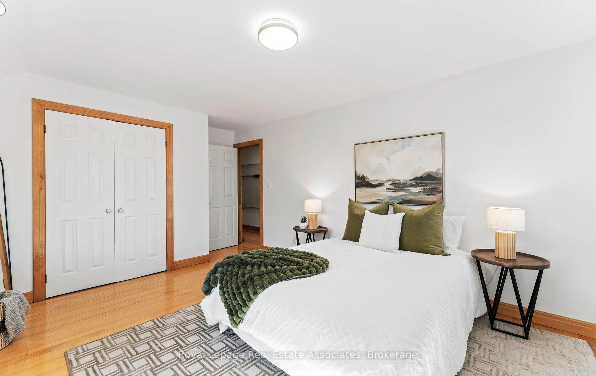 Photo 24 of 30 Theodore Drive, Mississauga, Streetsville — HOMEH