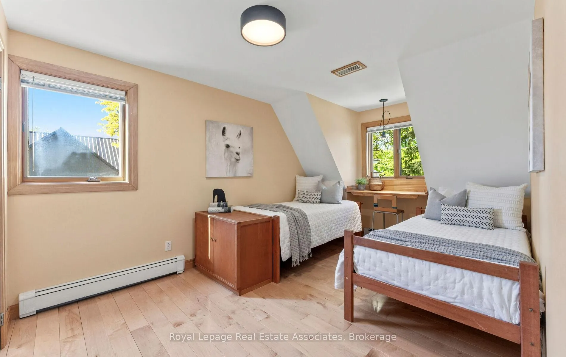 Photo 27 of 30 Theodore Drive, Mississauga, Streetsville — HOMEH