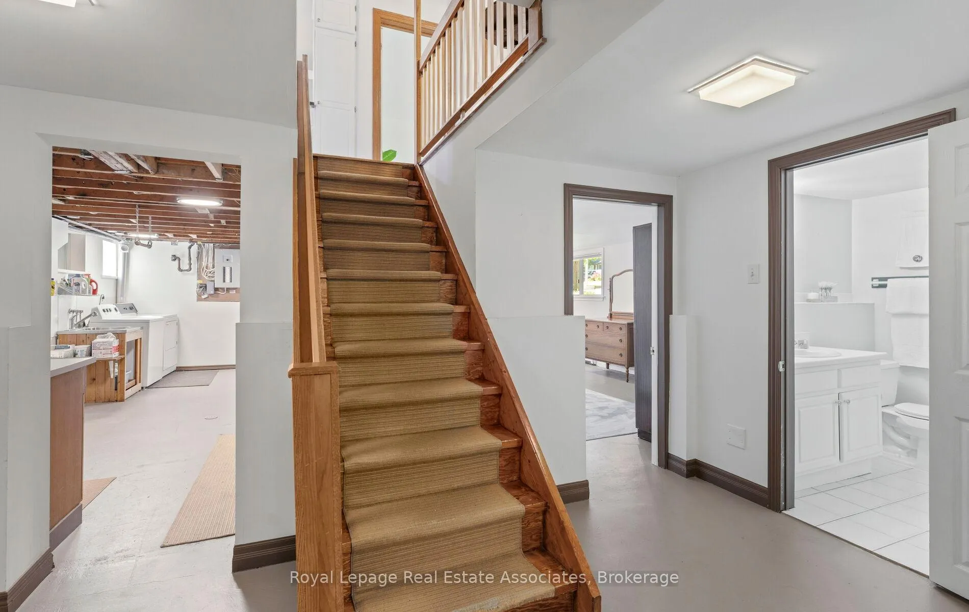 Photo 30 of 30 Theodore Drive, Mississauga, Streetsville — HOMEH