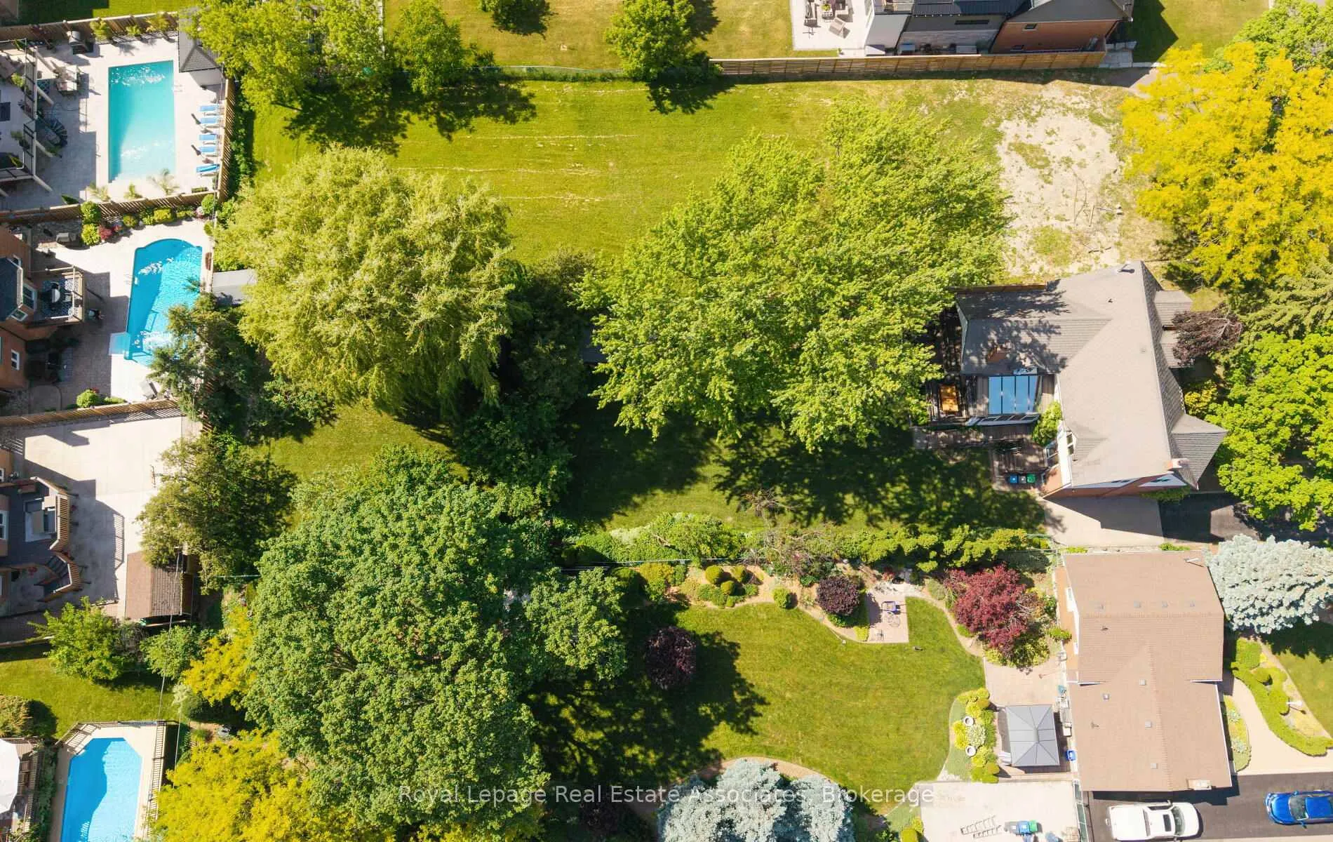 Photo 43 of 30 Theodore Drive, Mississauga, Streetsville — HOMEH
