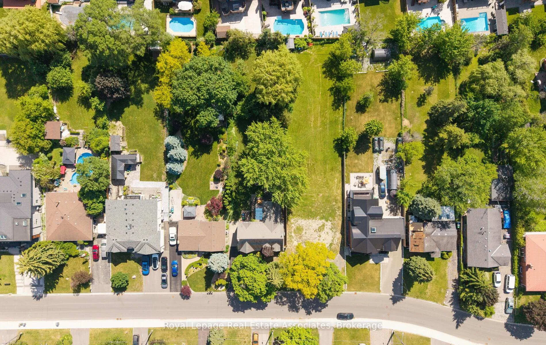 Photo 44 of 30 Theodore Drive, Mississauga, Streetsville — HOMEH