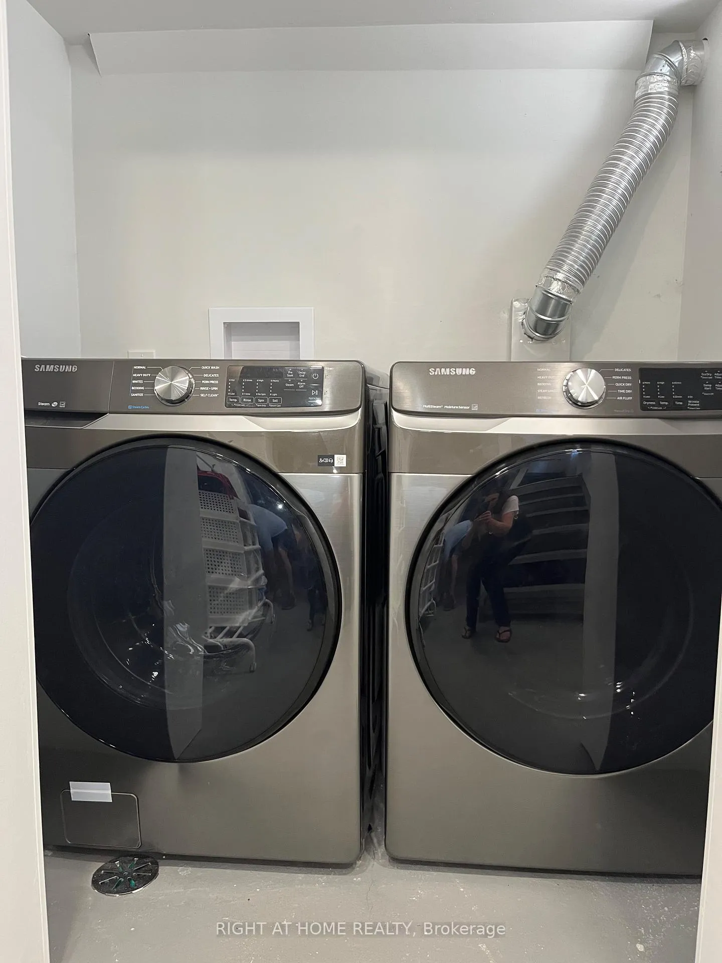 Photo 15 of Unit Main fl, 55 Beresford Avenue, Toronto, High Park-Swansea — HOMEH
