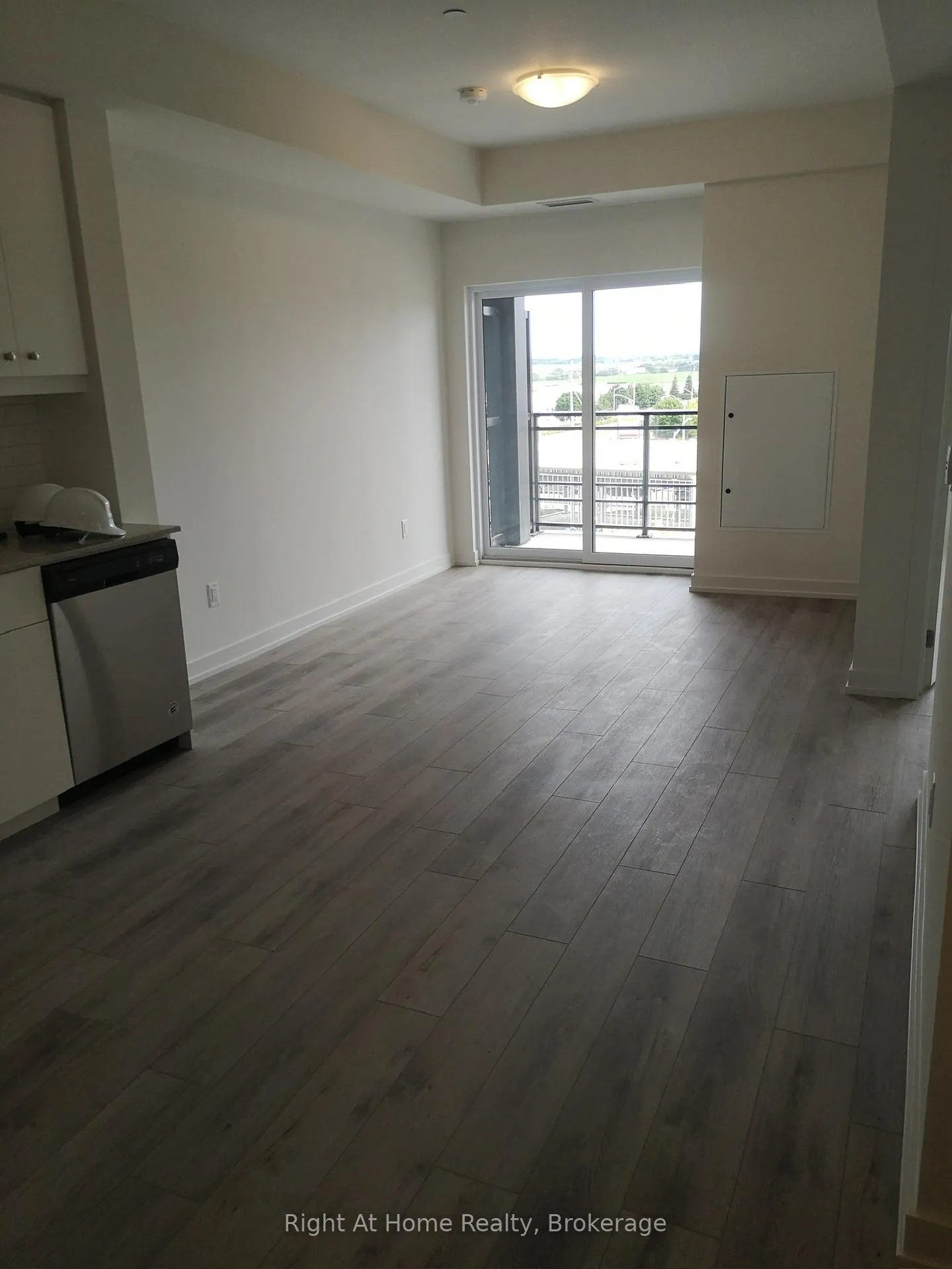 Photo 2 of Unit 410, 255 Northfield Drive E, Waterloo — HOMEH