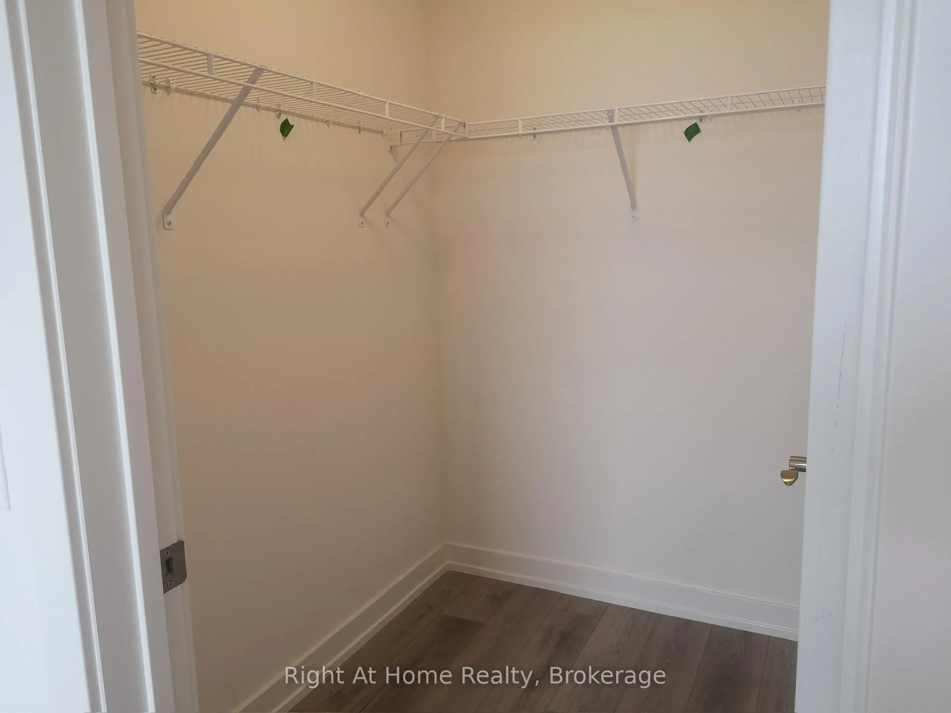 Photo 4 of Unit 410, 255 Northfield Drive E, Waterloo — HOMEH