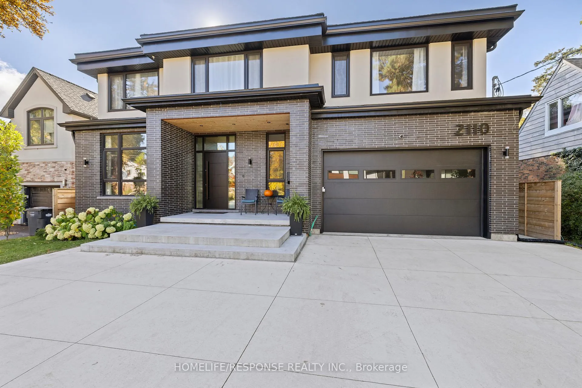 Front of 2110 Courtland Crescent