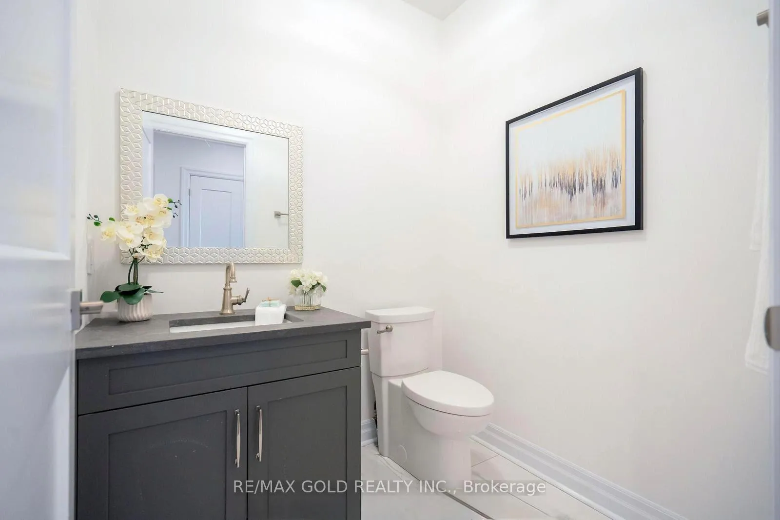 Photo 10 of 7507 Splendour Drive, Niagara Falls, Brown — HOMEH