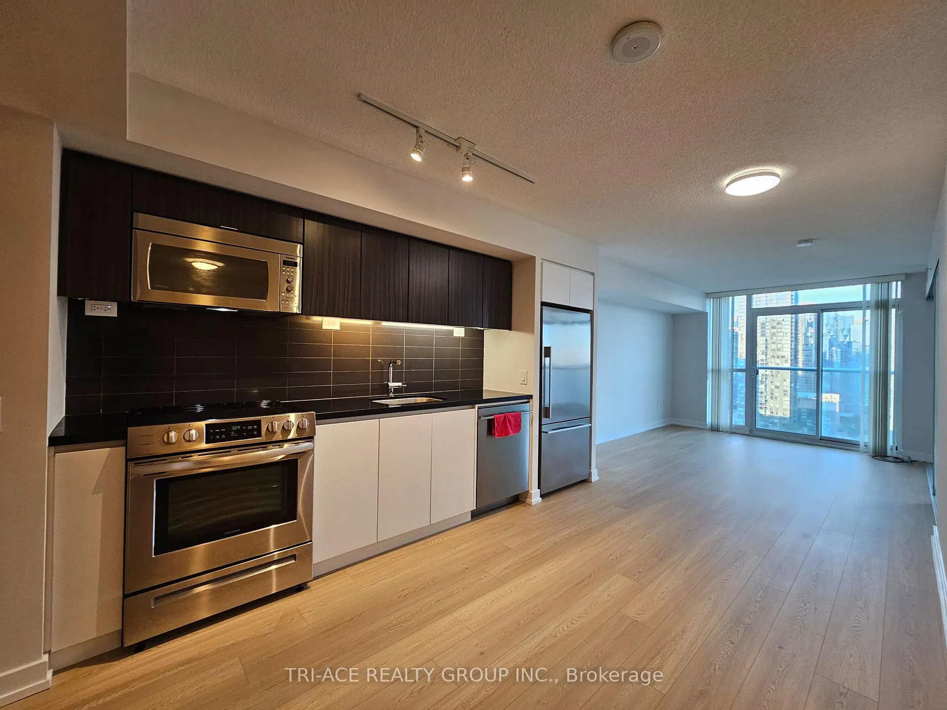 Photo 18 of Unit 2703, 75 Queens Wharf Road, Toronto, Waterfront Communities — HOMEH