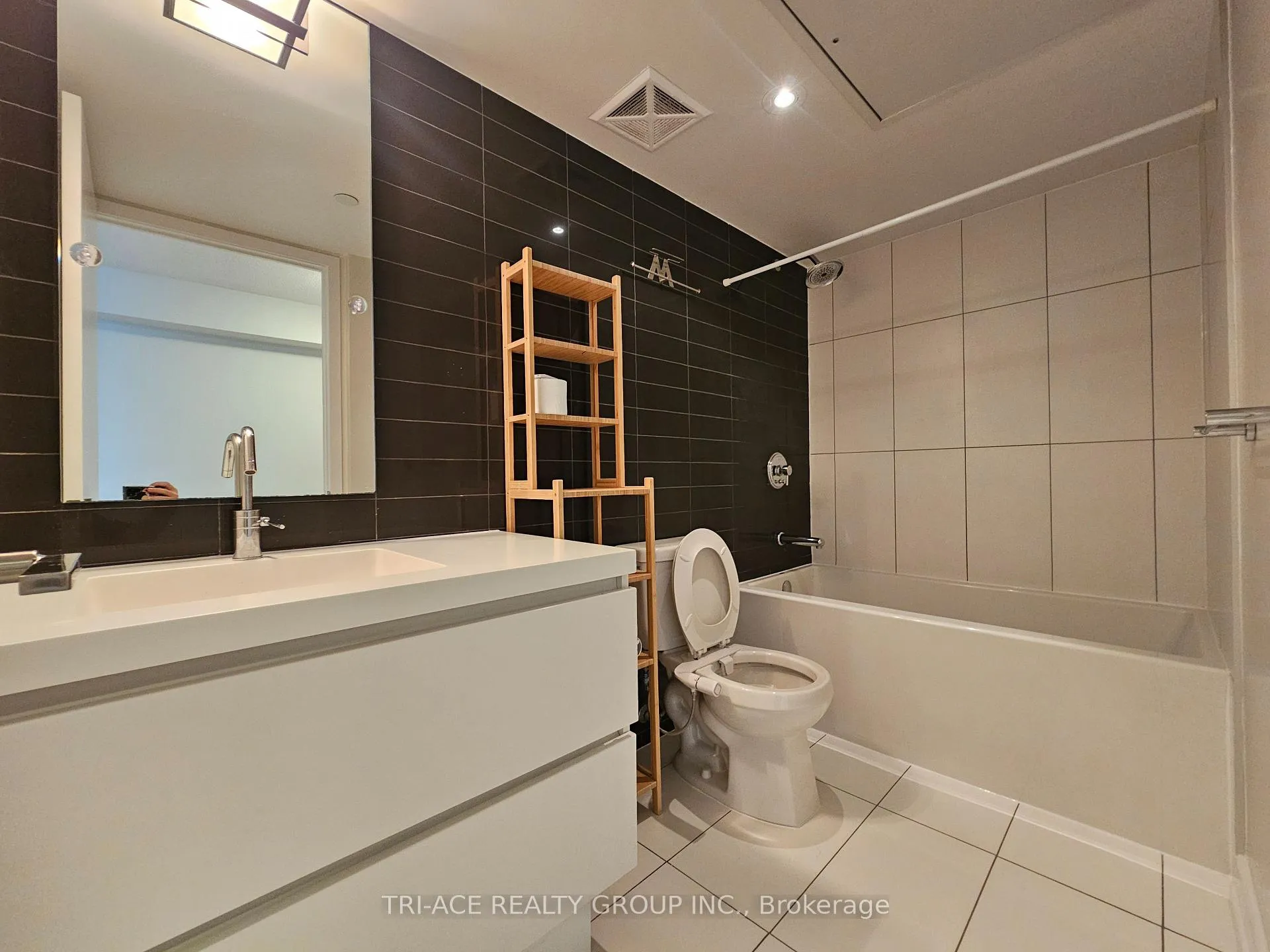 Photo 22 of Unit 2703, 75 Queens Wharf Road, Toronto, Waterfront Communities — HOMEH