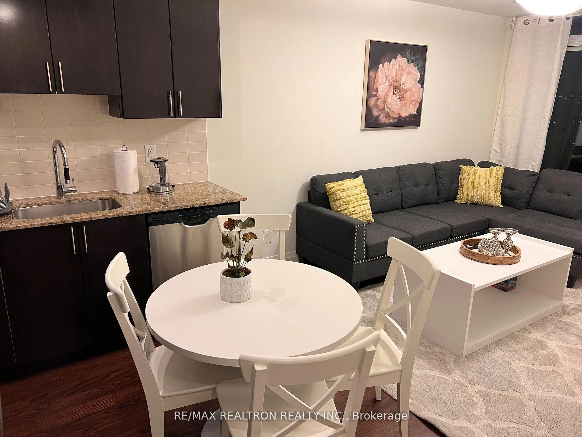 Photo 6 of Unit 1708, 7165 Yonge Street, Markham, Thornhill — HOMEH