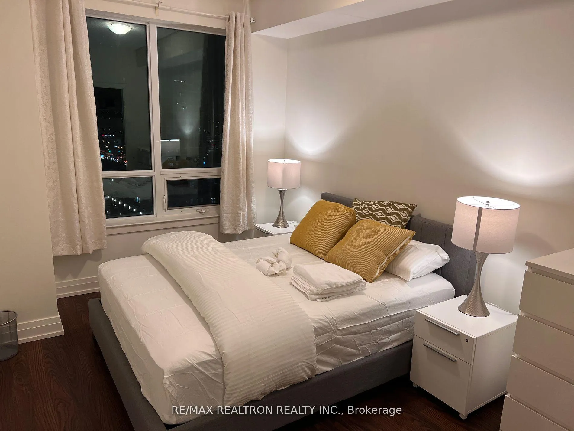 Photo 7 of Unit 1708, 7165 Yonge Street, Markham, Thornhill — HOMEH
