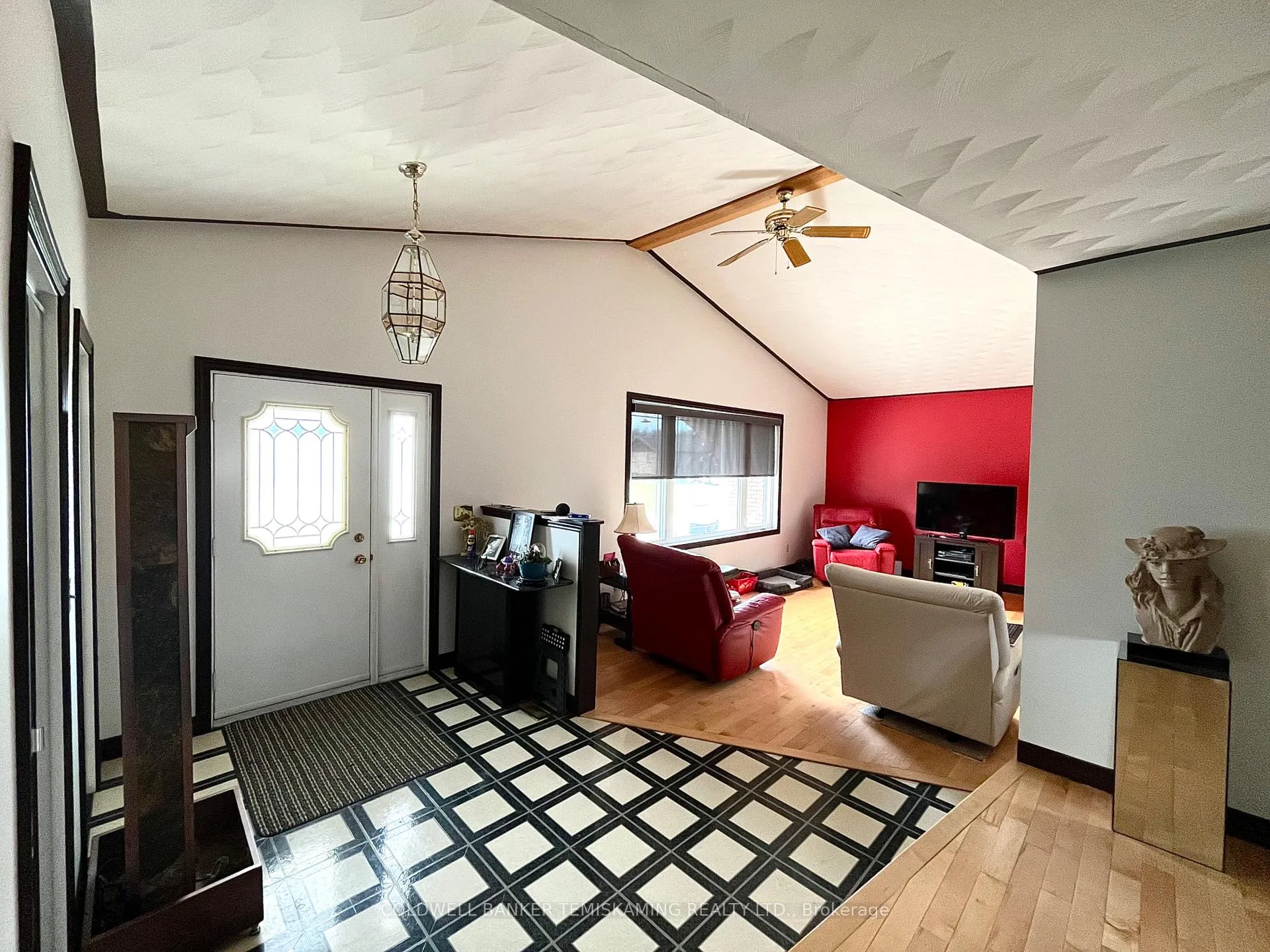 Photo 10 of 8 Michael Street, Englehart, Central Timiskaming — HOMEH