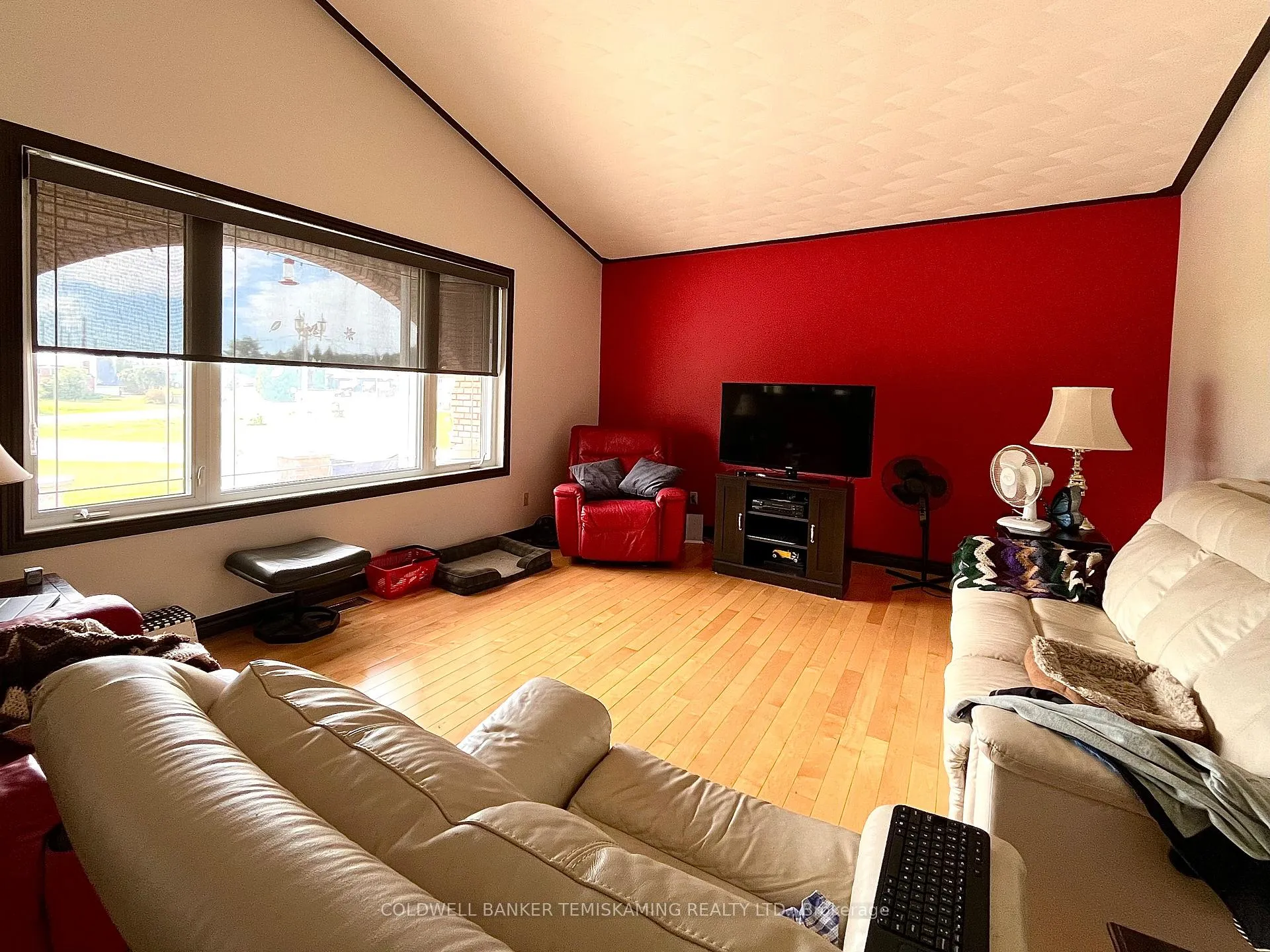 Photo 11 of 8 Michael Street, Englehart, Central Timiskaming — HOMEH