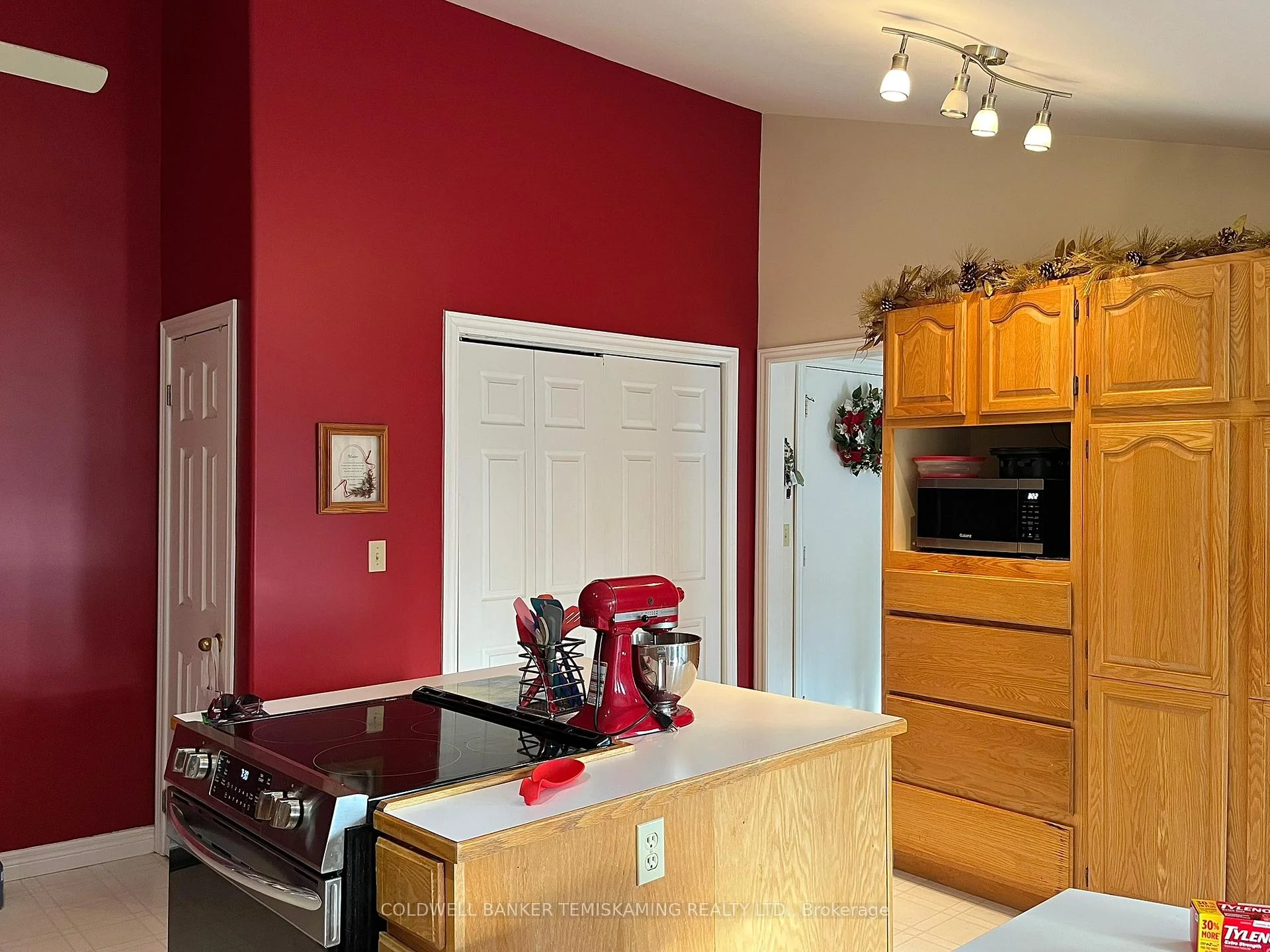 Photo 21 of 8 Michael Street, Englehart, Central Timiskaming — HOMEH
