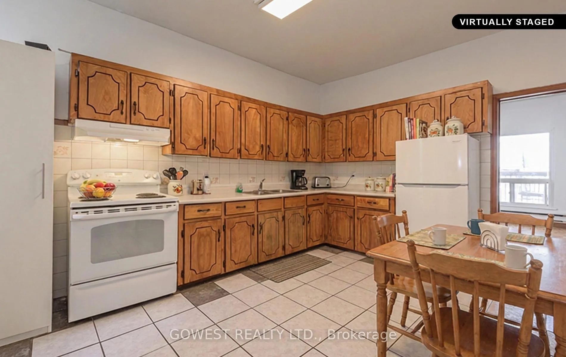 Photo 7 of Unit 2, 70 Brock Avenue, Toronto, South Parkdale — HOMEH