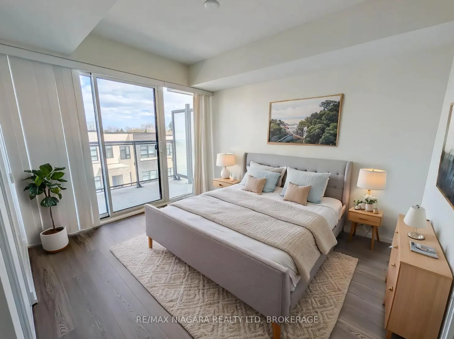 Photo 9 of Unit B430, 1119 Cooke Boulevard, Burlington, LaSalle — HOMEH