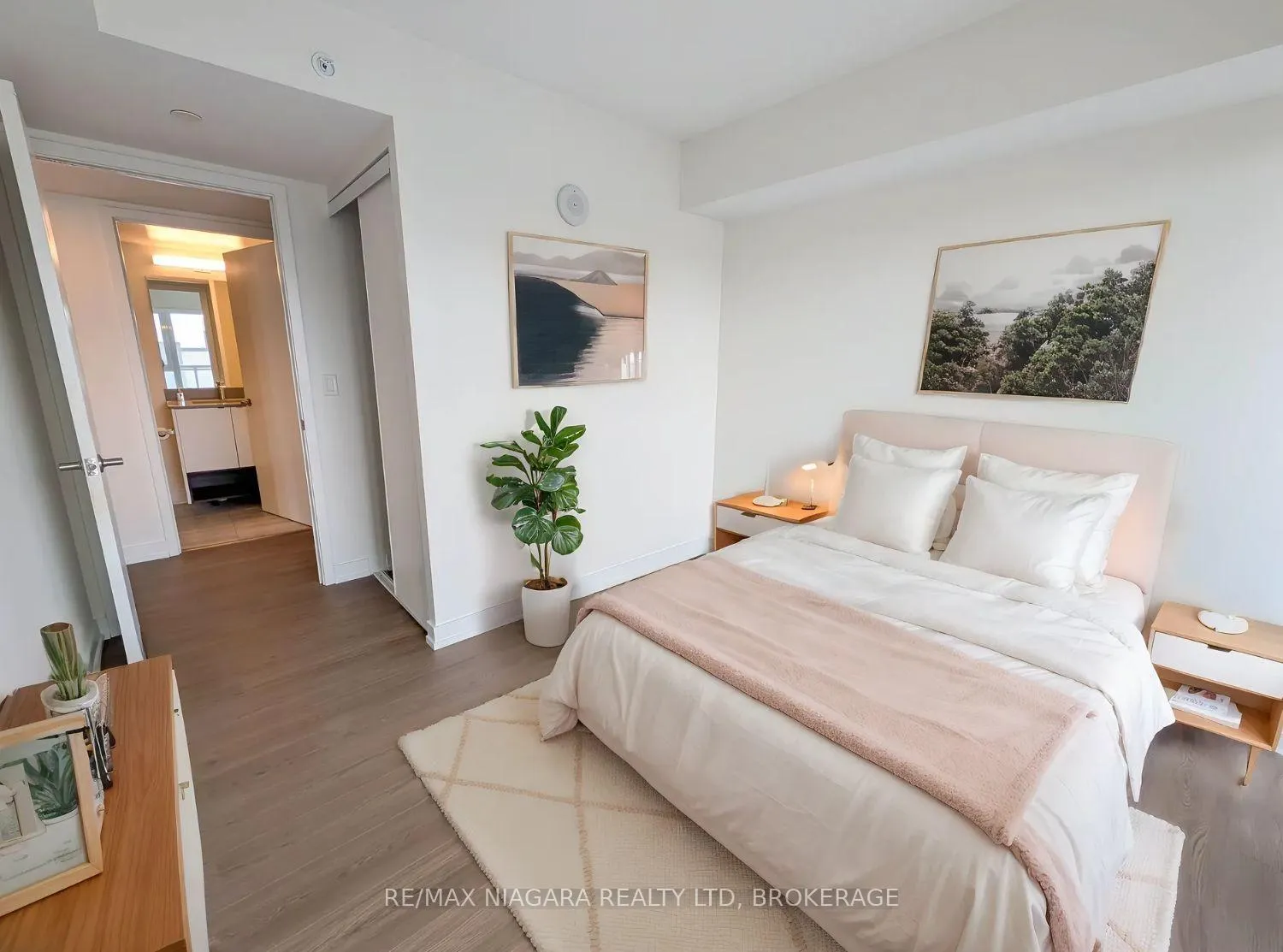 Photo 11 of Unit B430, 1119 Cooke Boulevard, Burlington, LaSalle — HOMEH