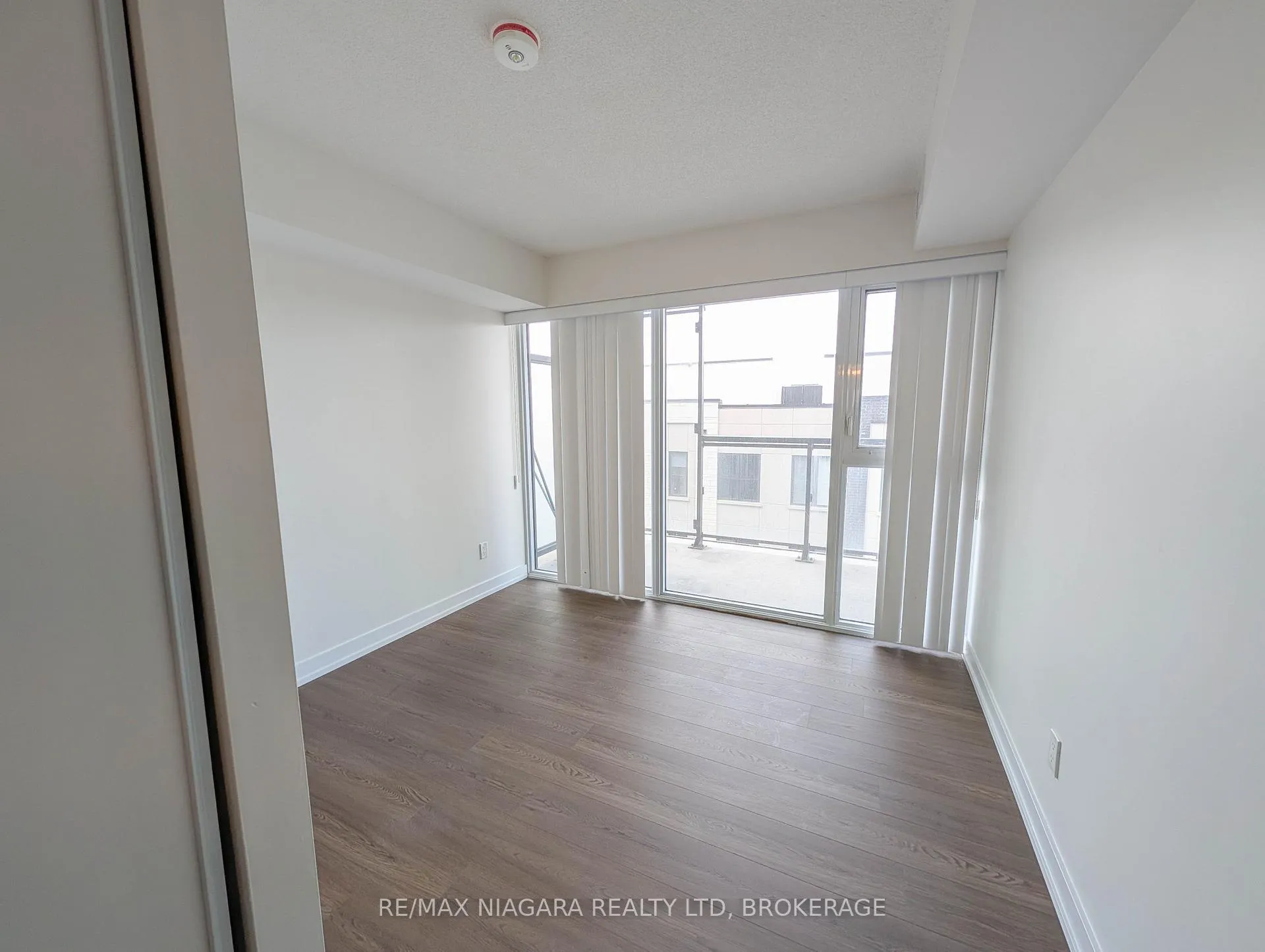 Photo 13 of Unit B430, 1119 Cooke Boulevard, Burlington, LaSalle — HOMEH